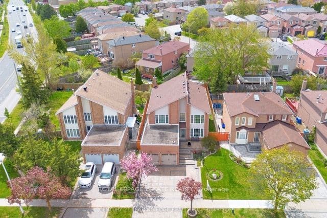 4 Townley Avenue photo 1