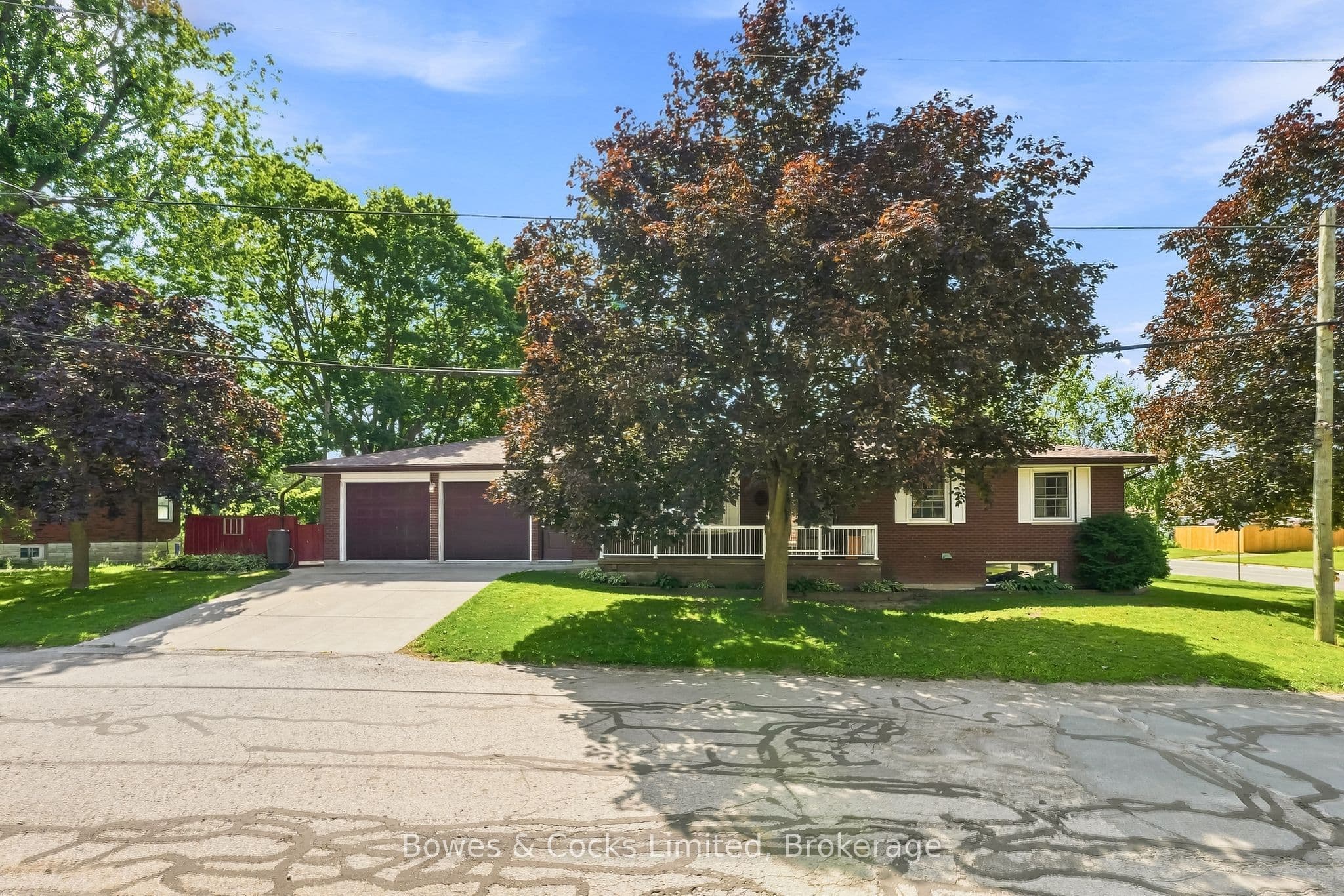 687 Lundy's Lane photo 1