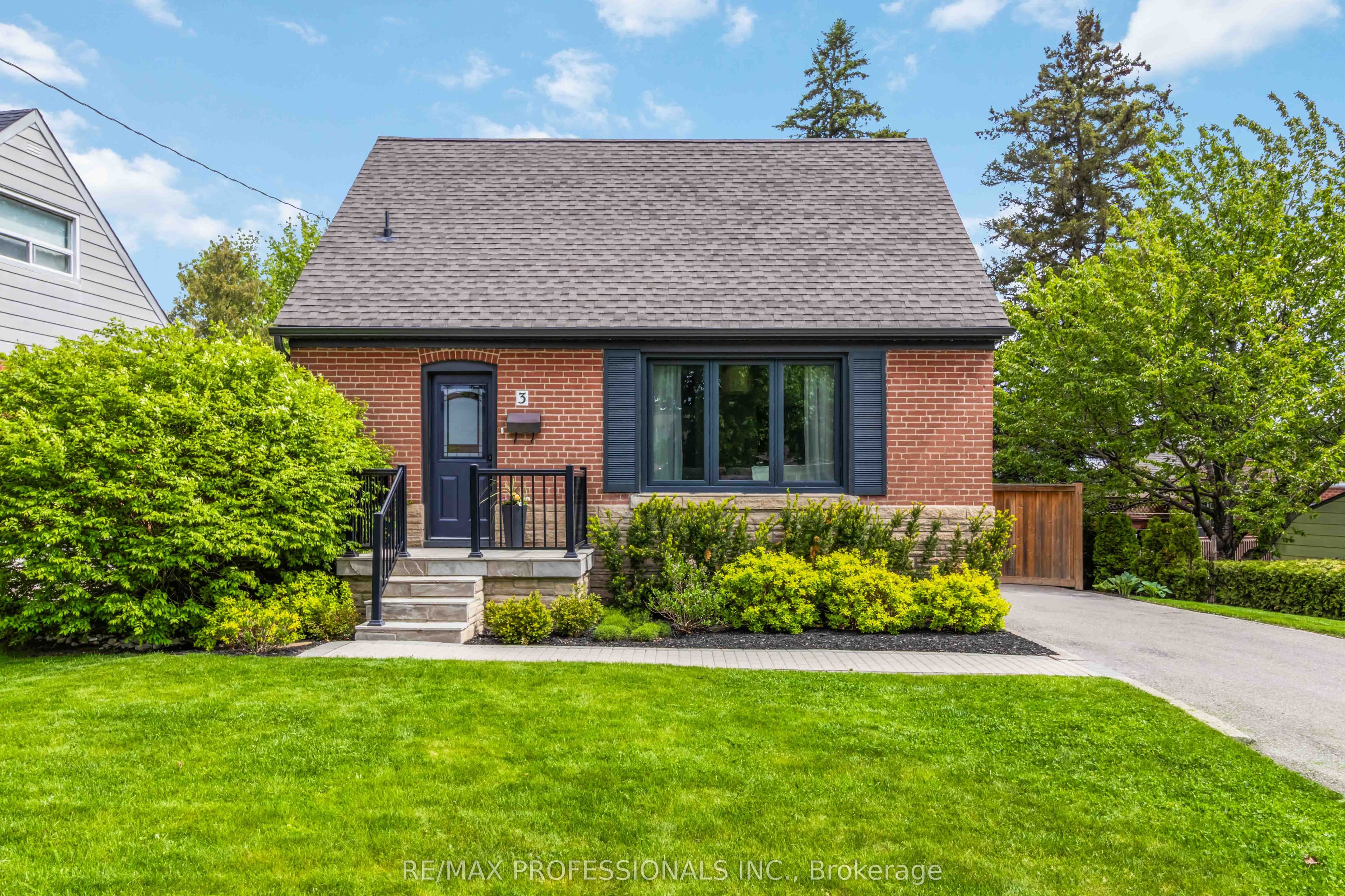 3 Snaresbrook Drive photo 1