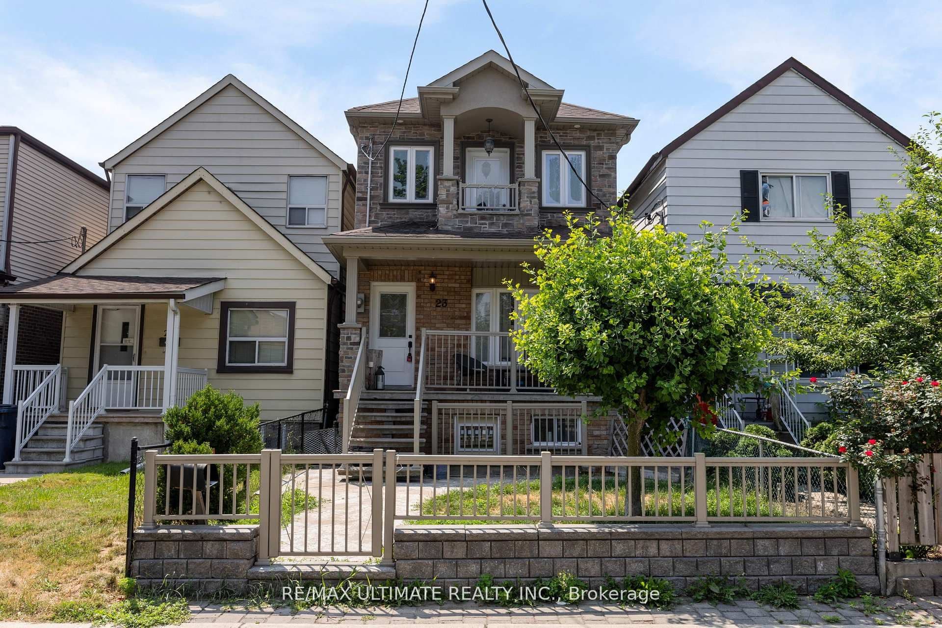 23 Seneca Avenue photo 1