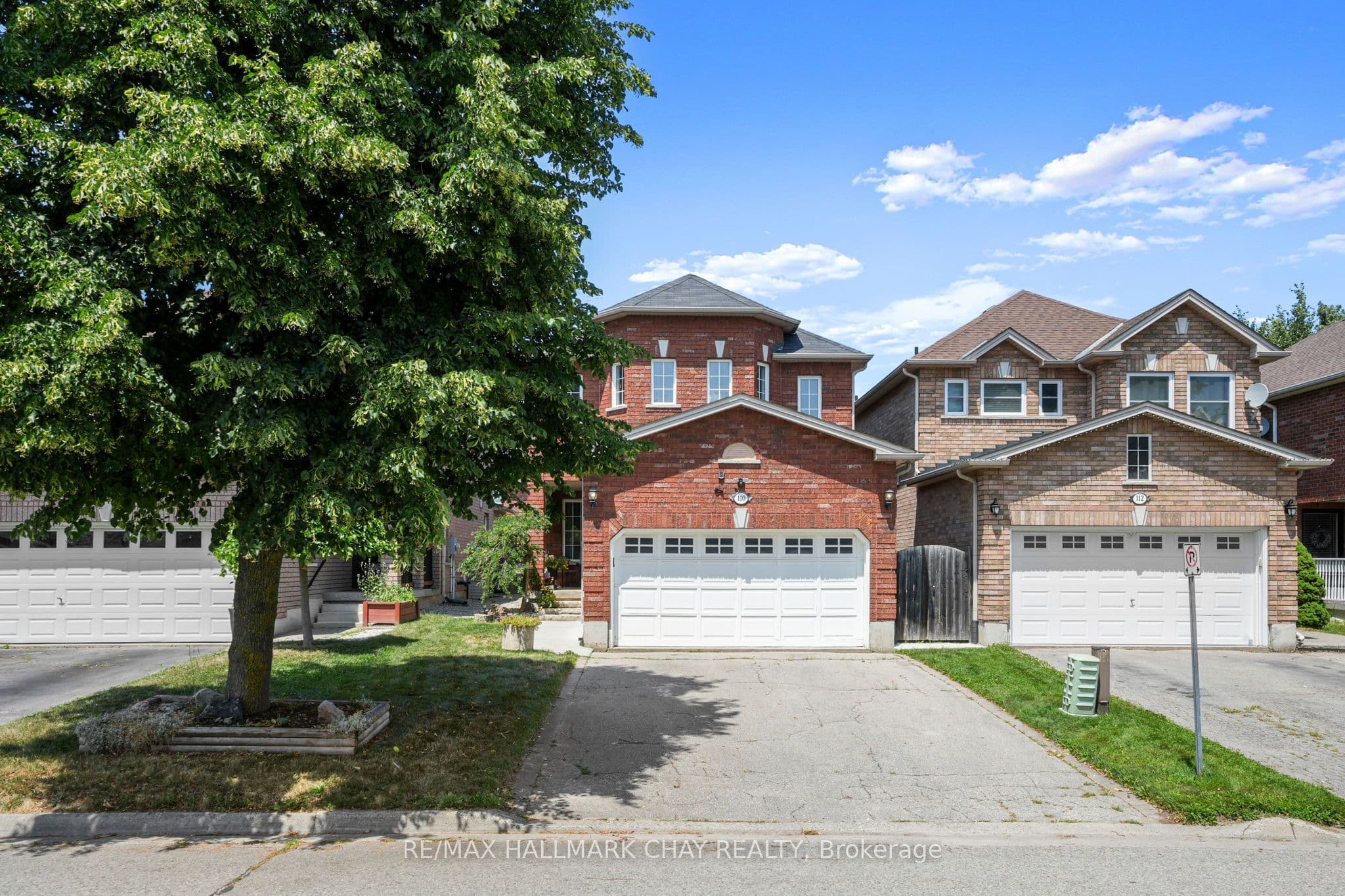 110 Henderson Crescent photo 1