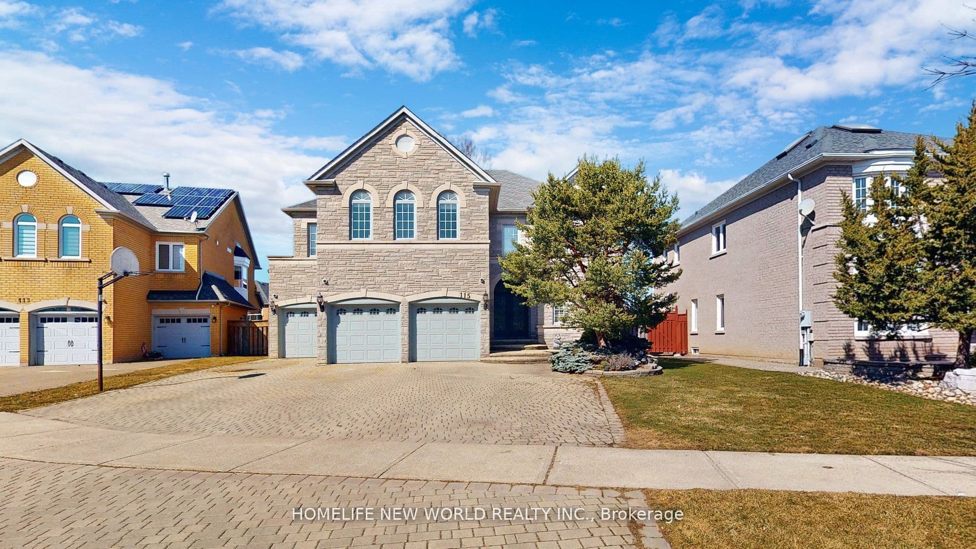 115 Golden Tulip Crescent photo 1
