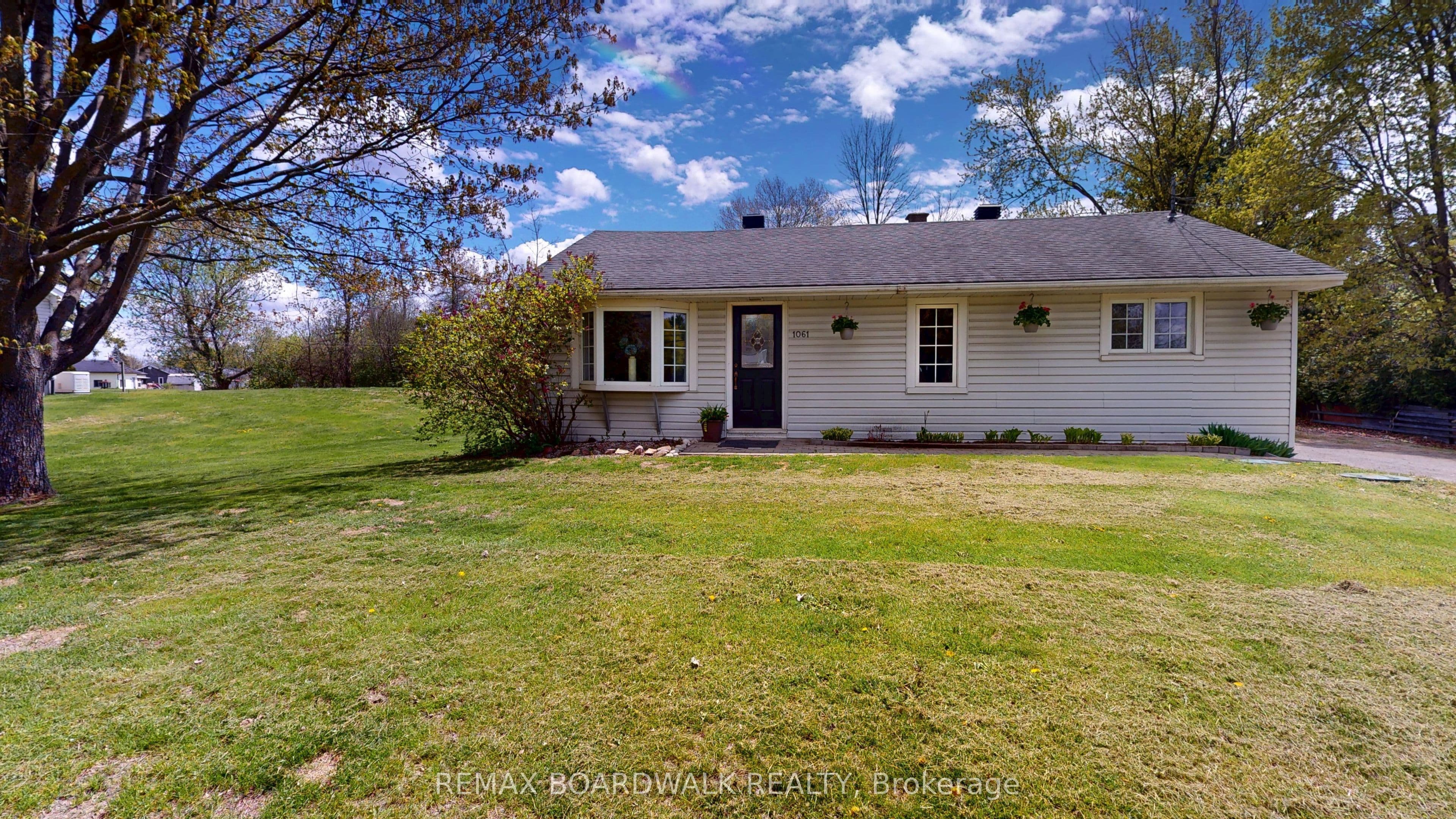 1061 Centennial Road photo 1