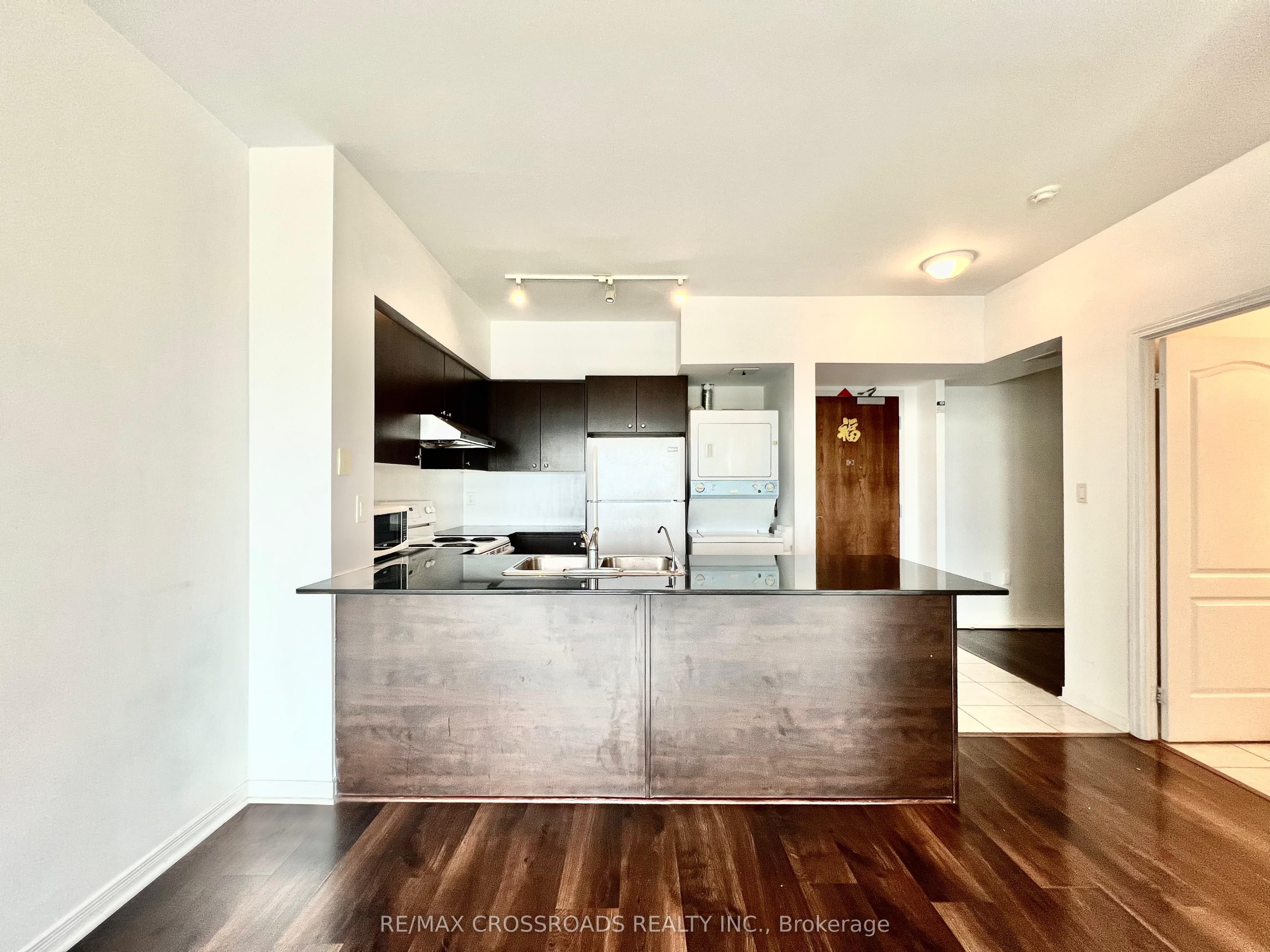 Unit 803 4600 Steeles Avenue photo 1