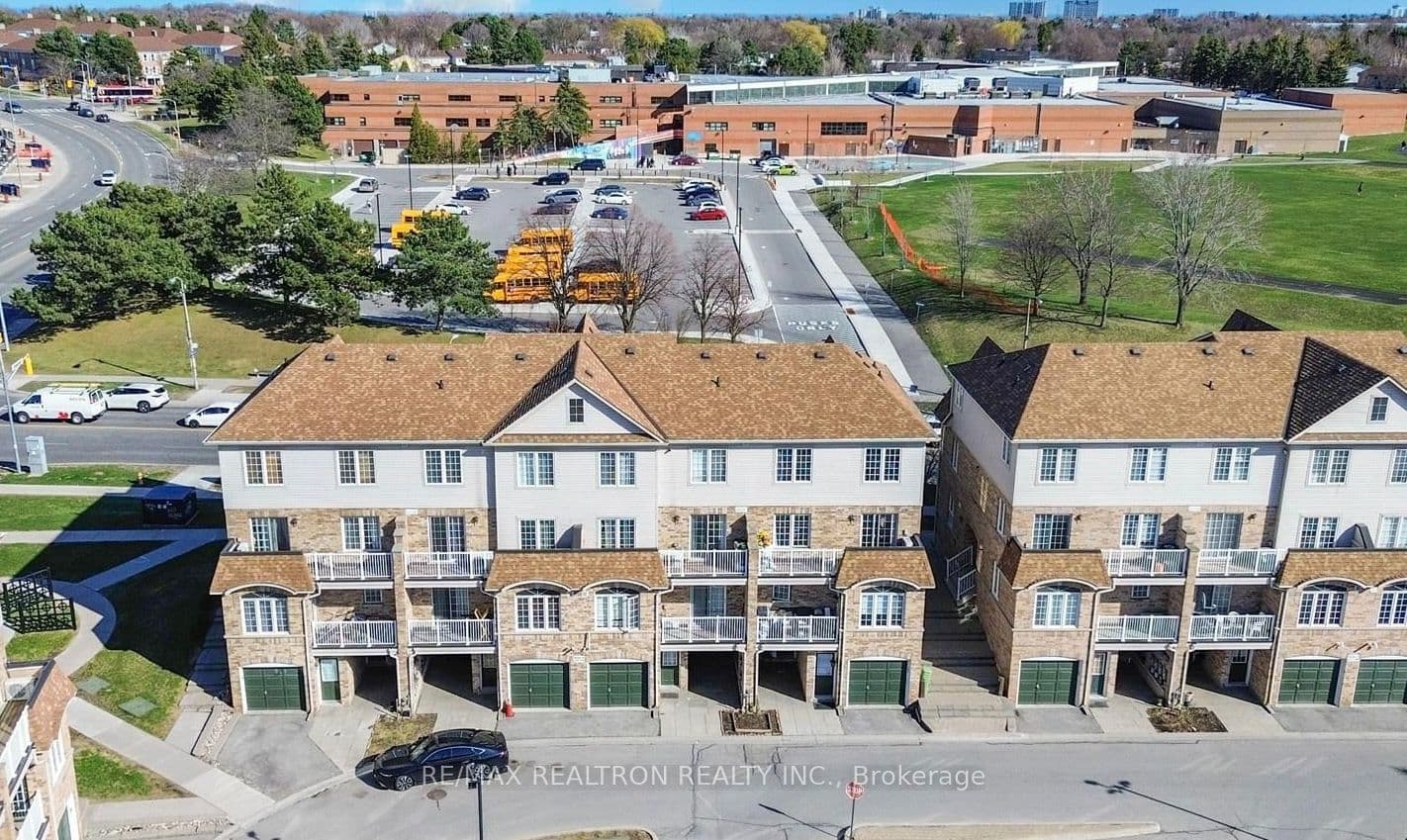Unit 112 200 Mclevin Avenue photo 1