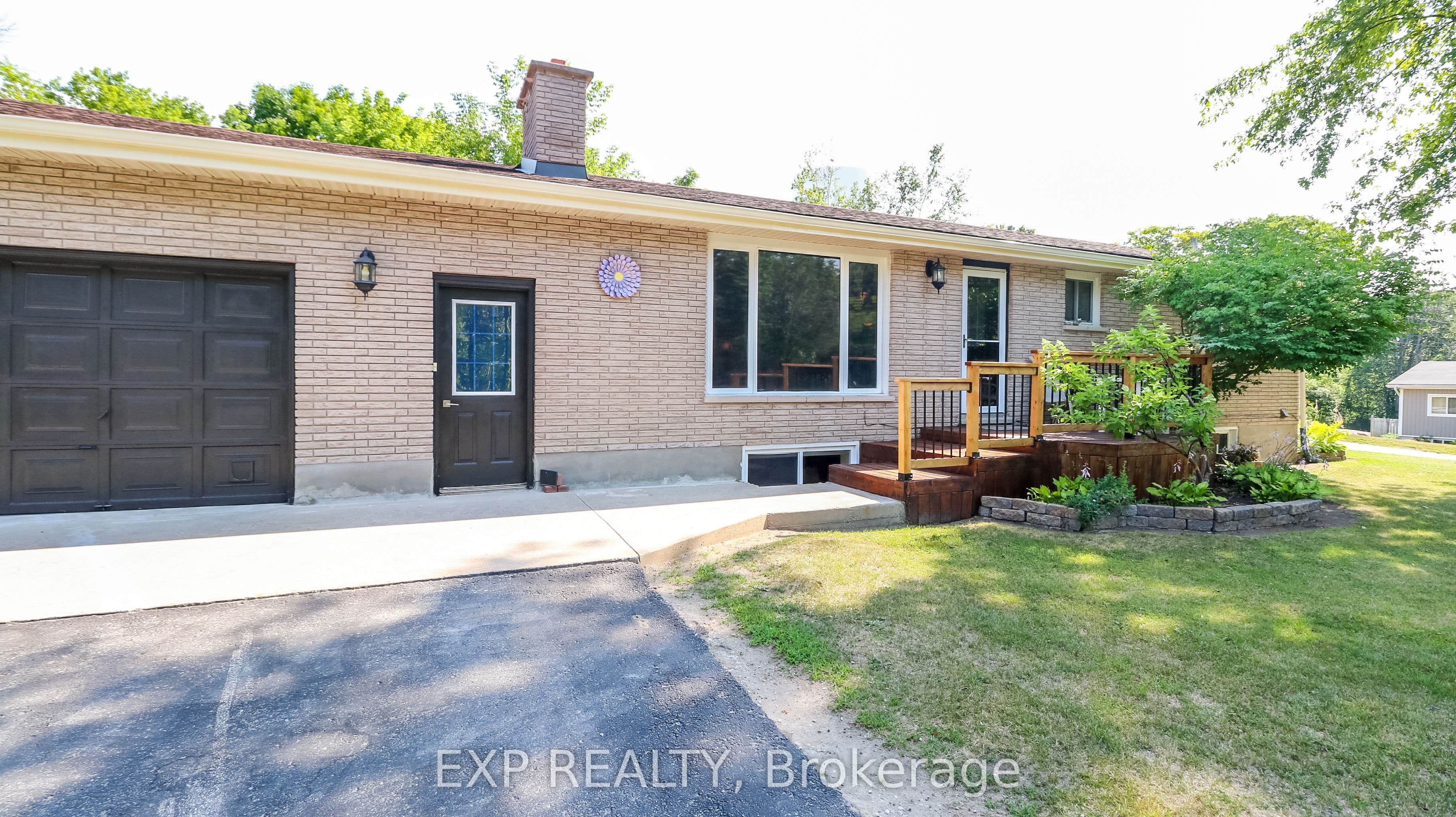 218 Jephson Street photo 1