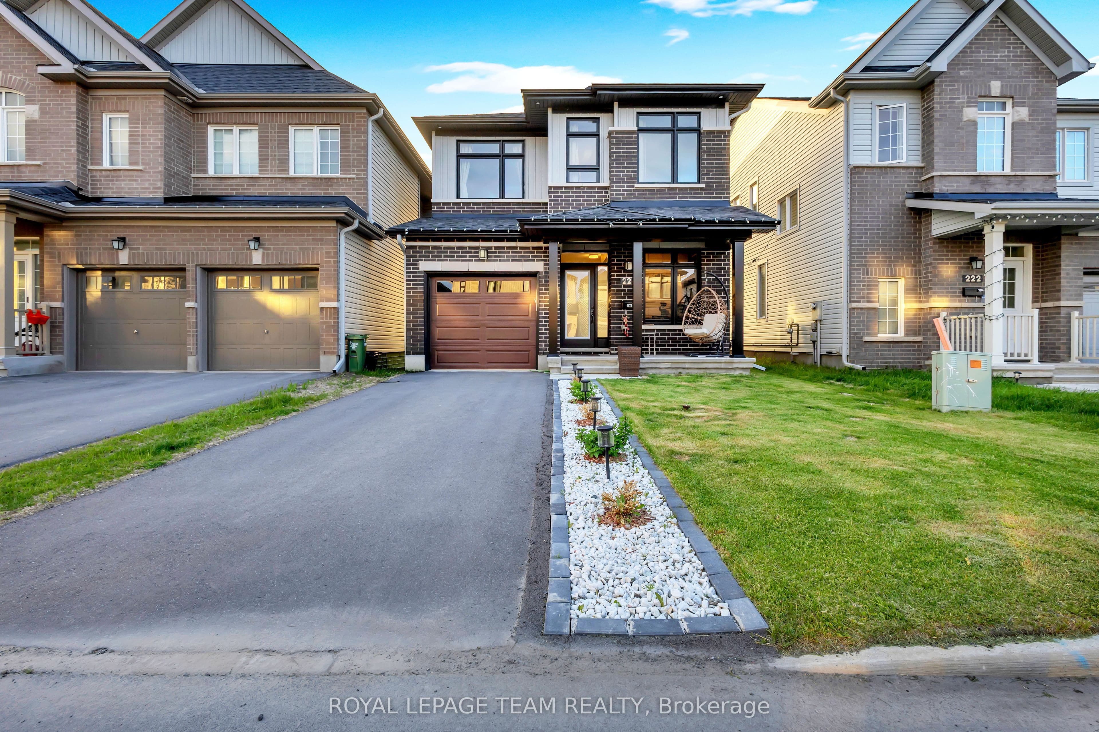 224 Turnbuckle Crescent photo 1