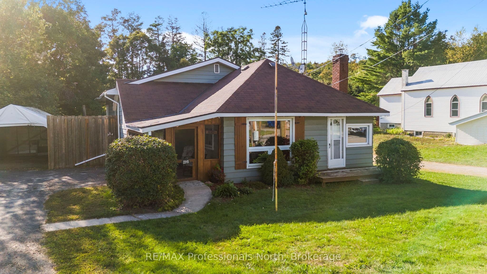 2315 Loop Road photo 1