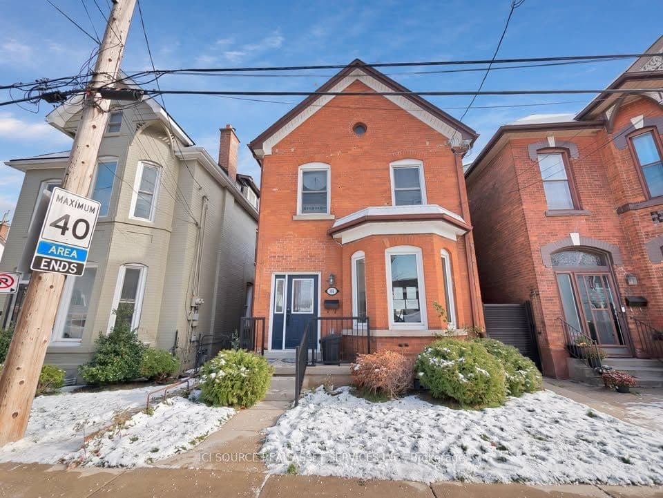 Unit Unit #B 84 Magill Street photo 1