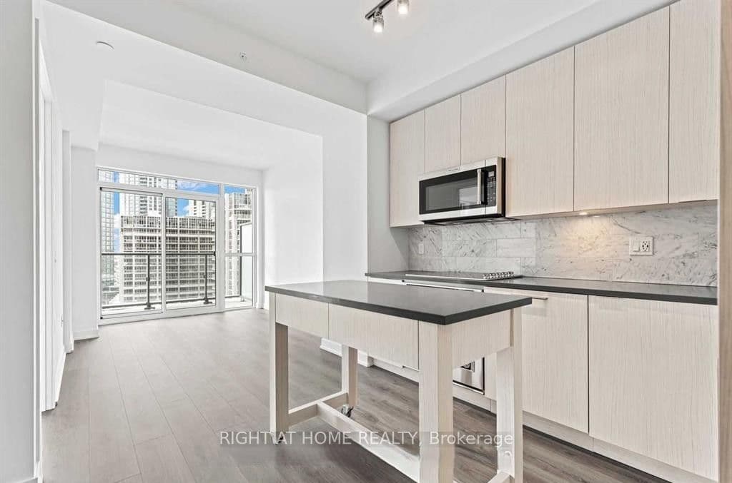 Unit 1213 38 Iannuzzi Street photo 1