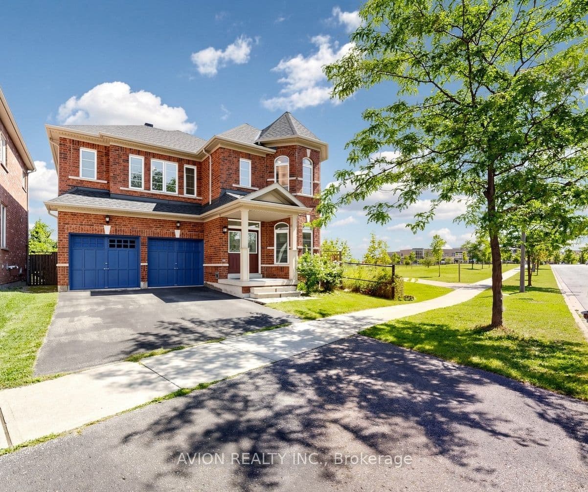 107 Alexander Lawrie Avenue photo 1