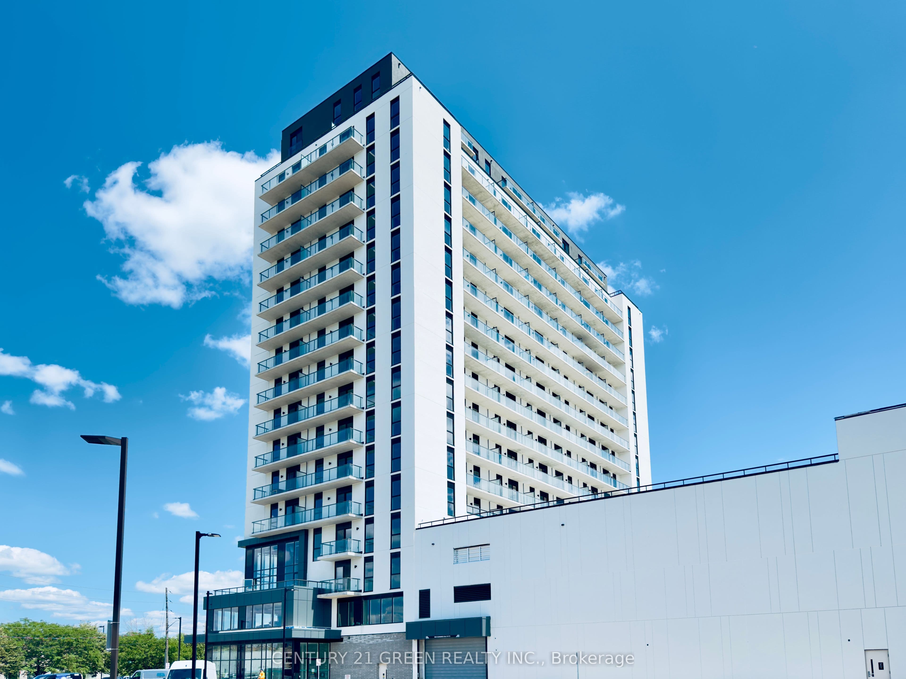 33 Erie Avenue photo 1