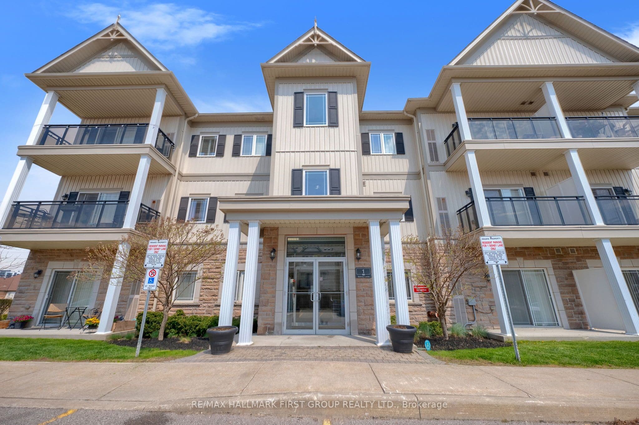 Unit 101 1 Sidney Lane photo 1