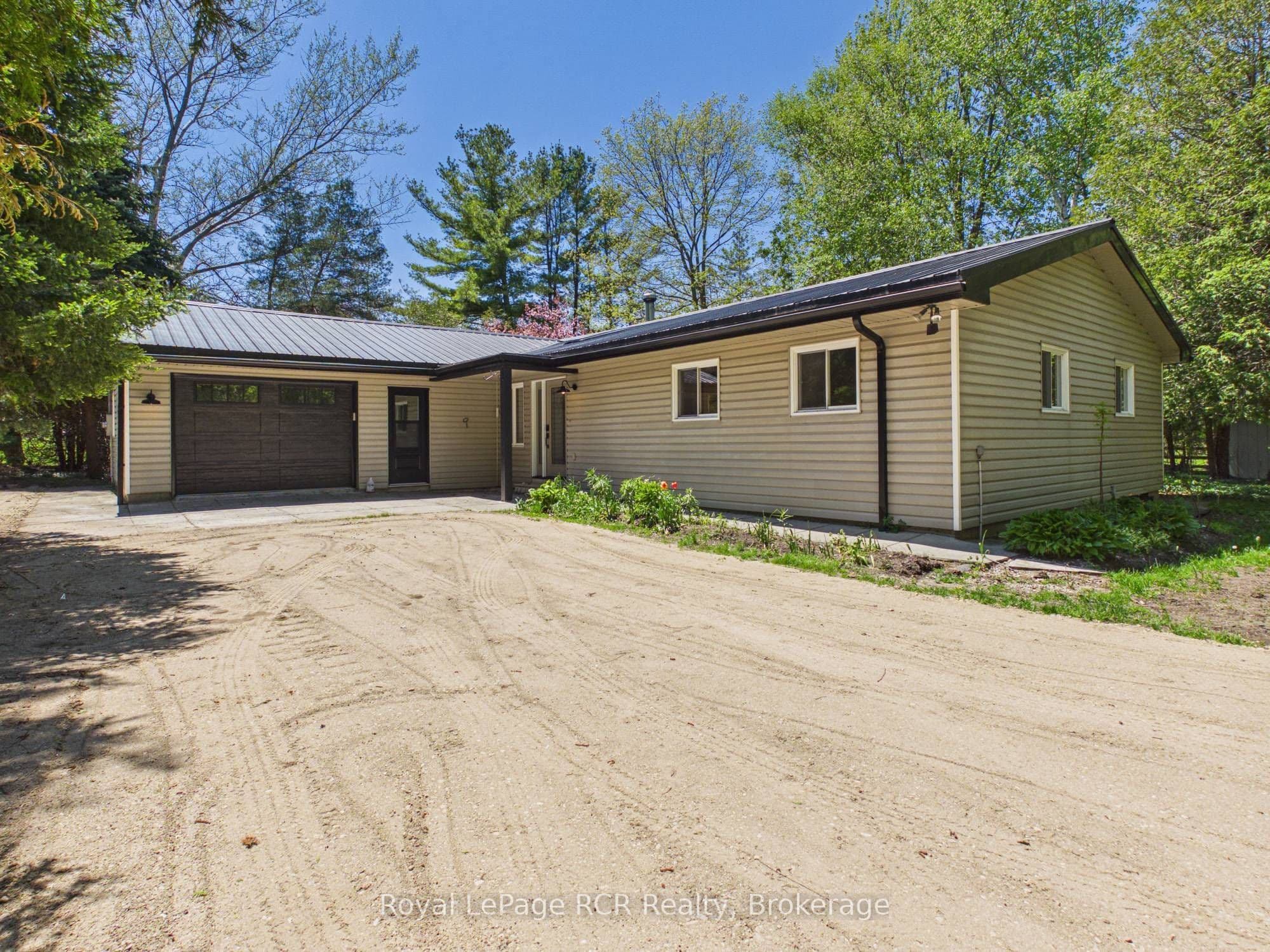 375 Lake Range Drive photo 1