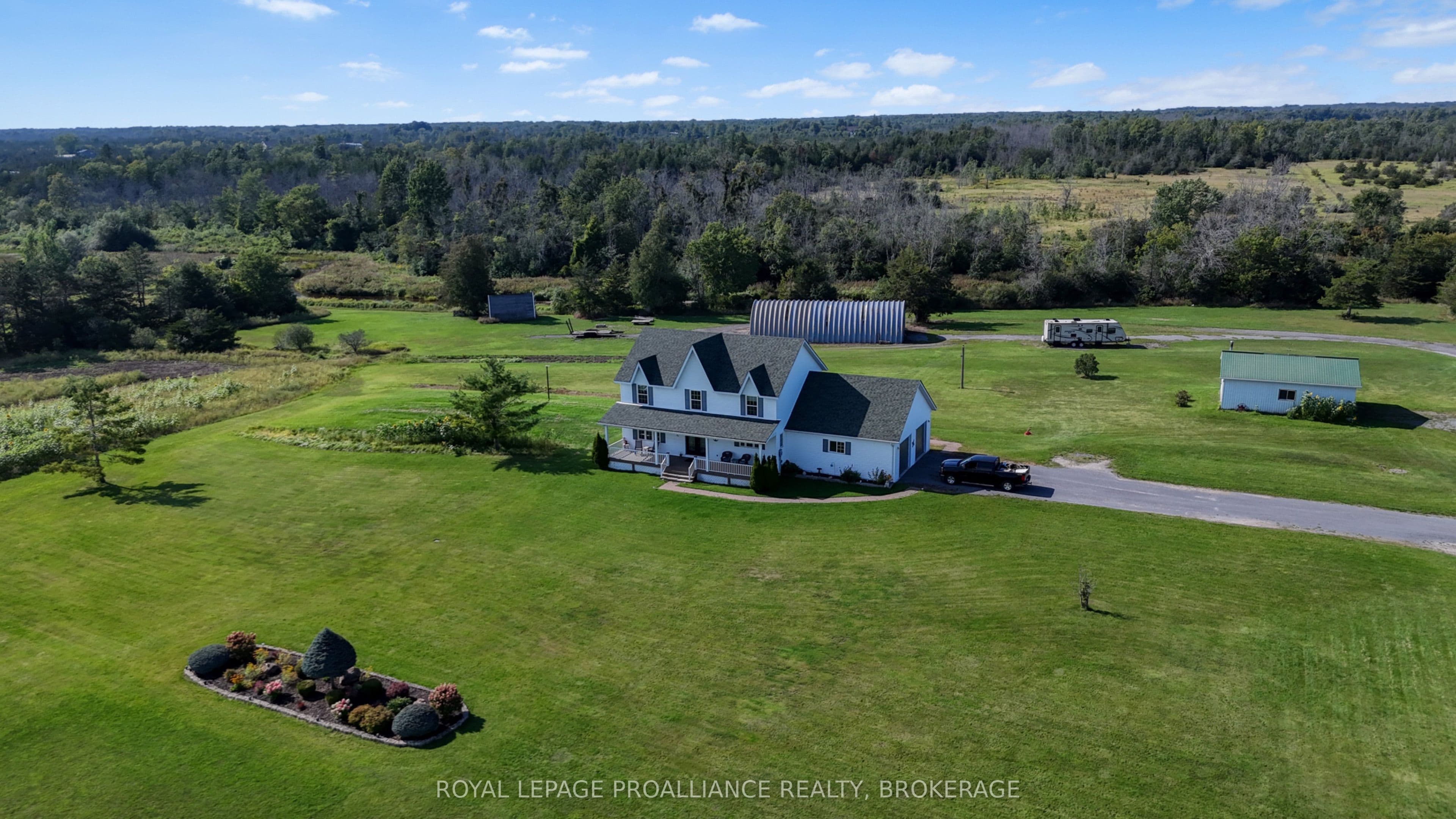 867 Millhaven Road photo 1