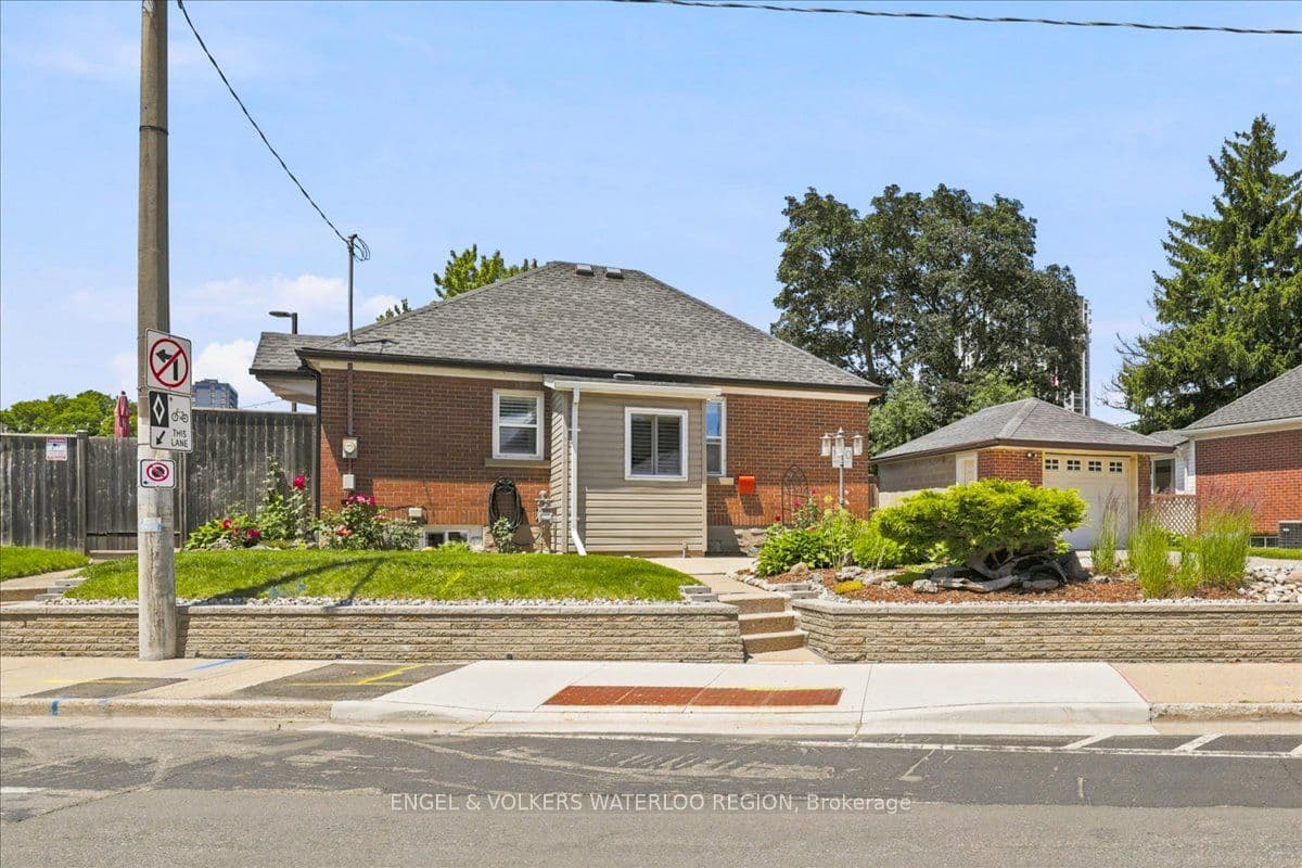 100 Stirling Avenue photo 1