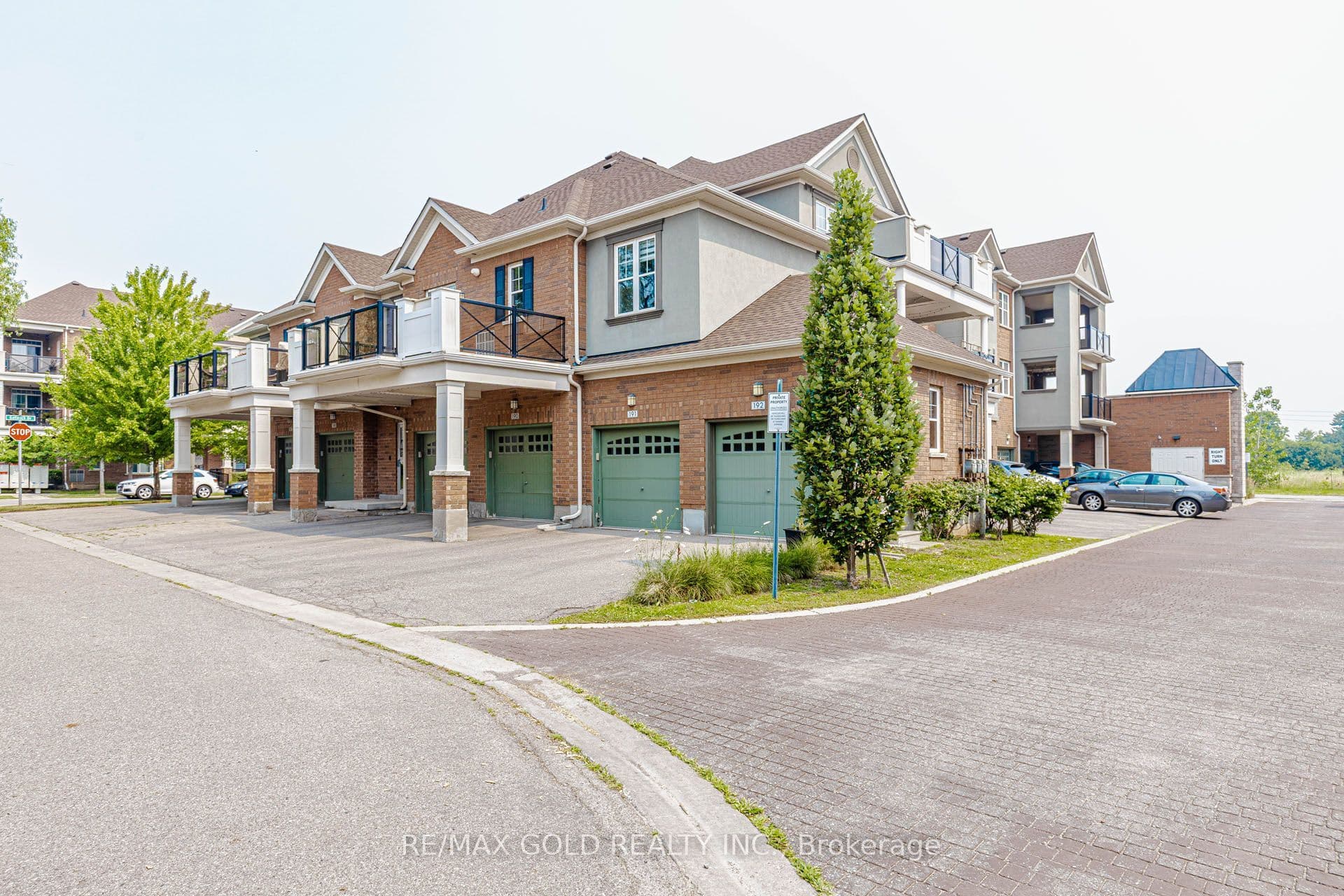 Unit 205 276 Gatwick Drive photo 1