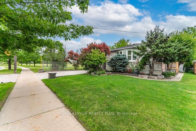 87 Hullmar Drive photo 1