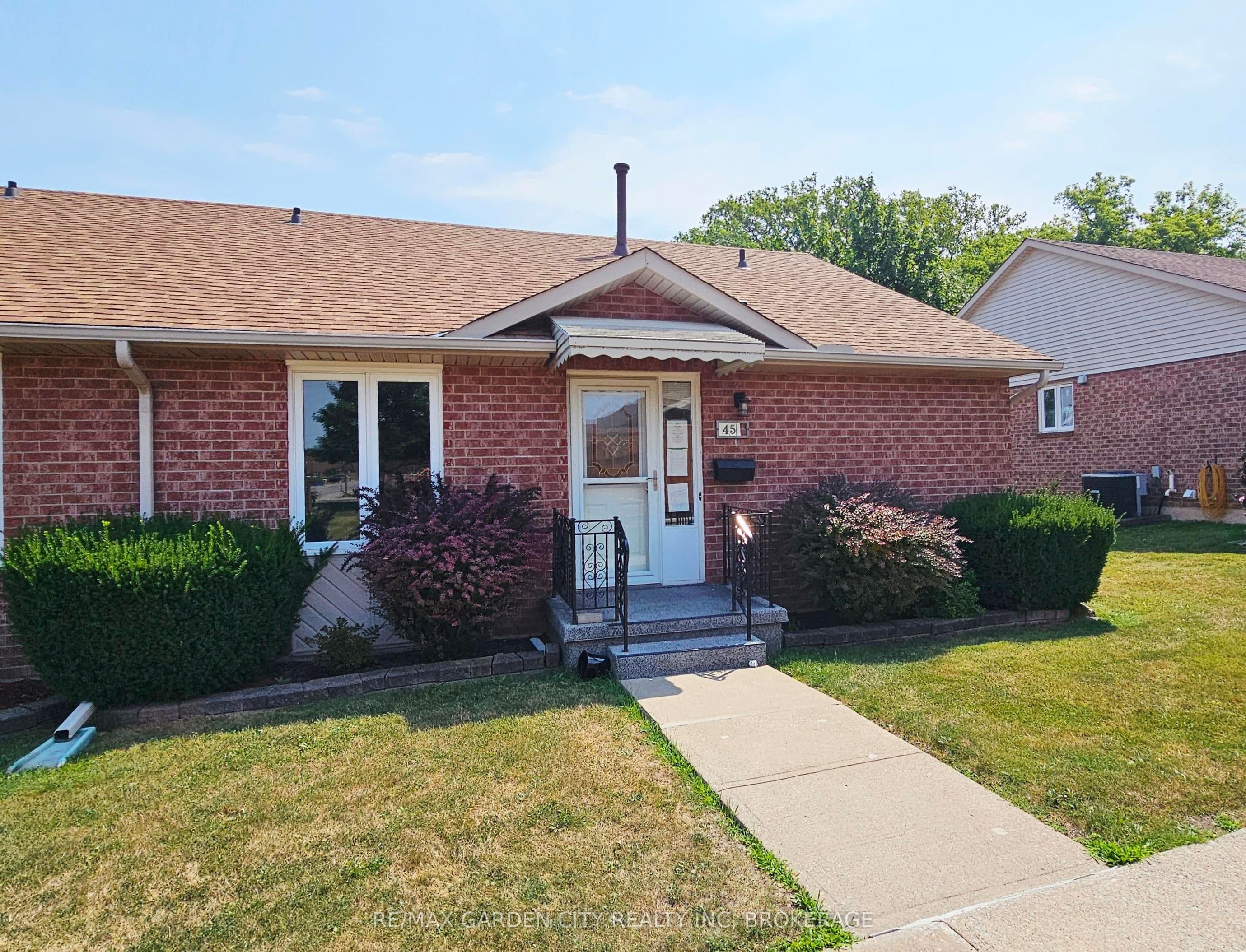 Unit 45 122 BUNTING Road photo 1