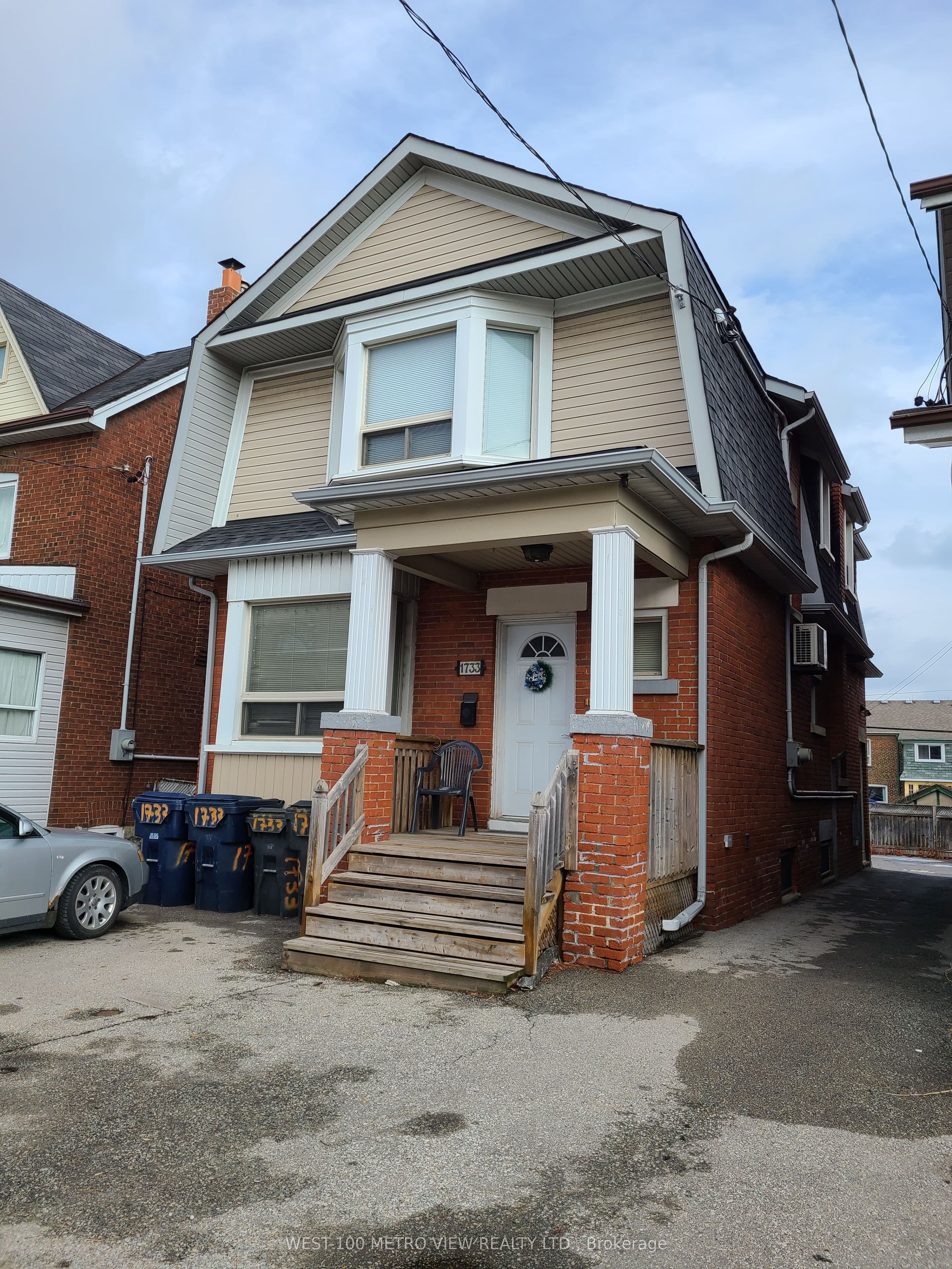 1733 Dufferin Street photo 1