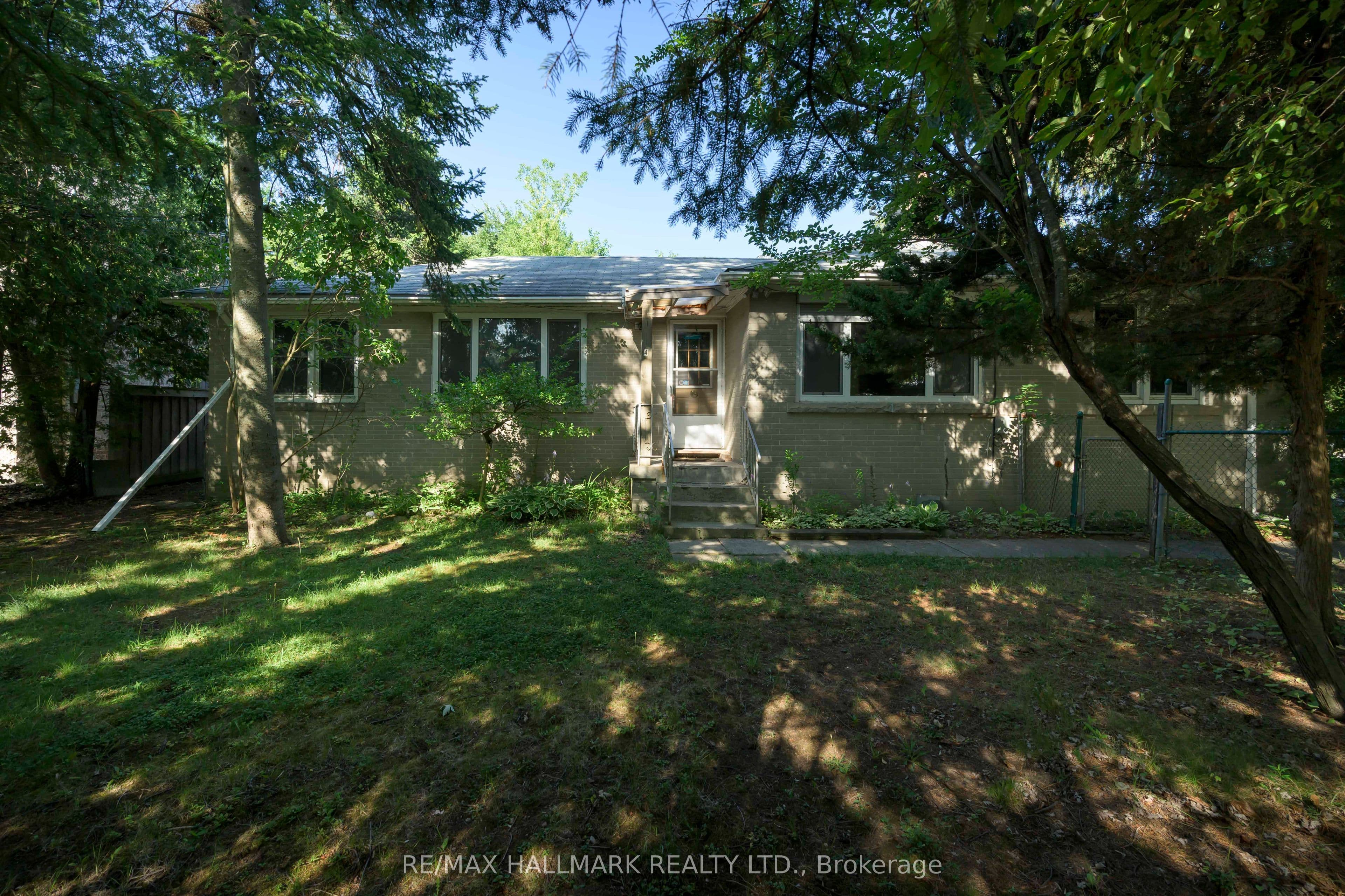 4 Crestview Road photo 1