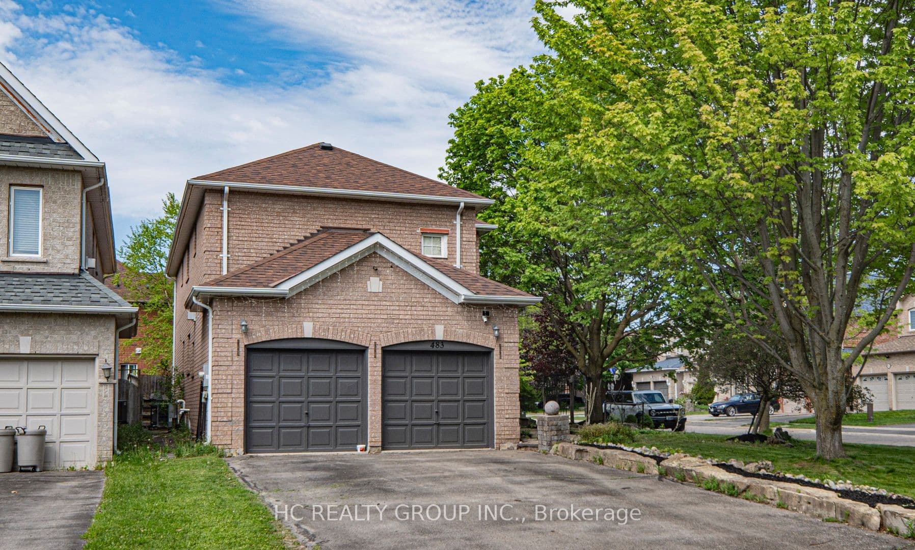 483 Menczel Crescent photo 1