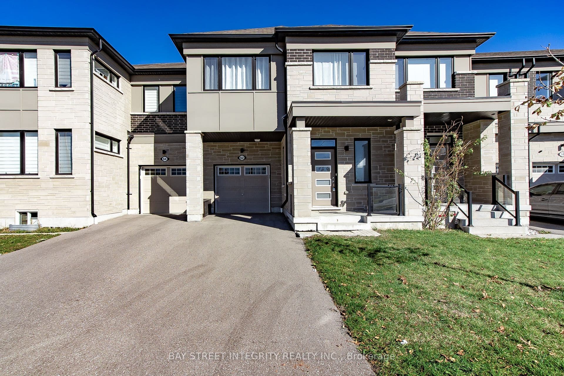 62 Lockyer Drive photo 1