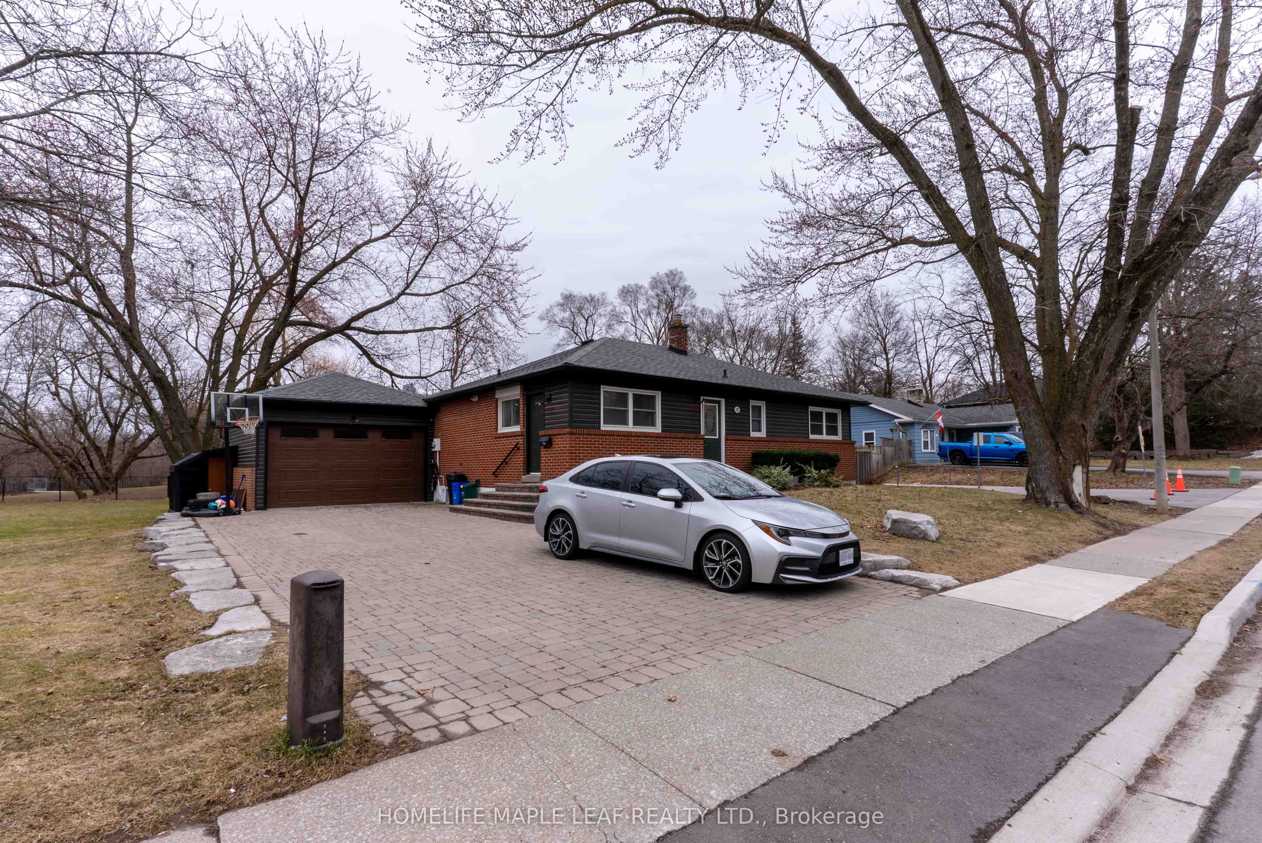 292 Woodward Avenue photo 1