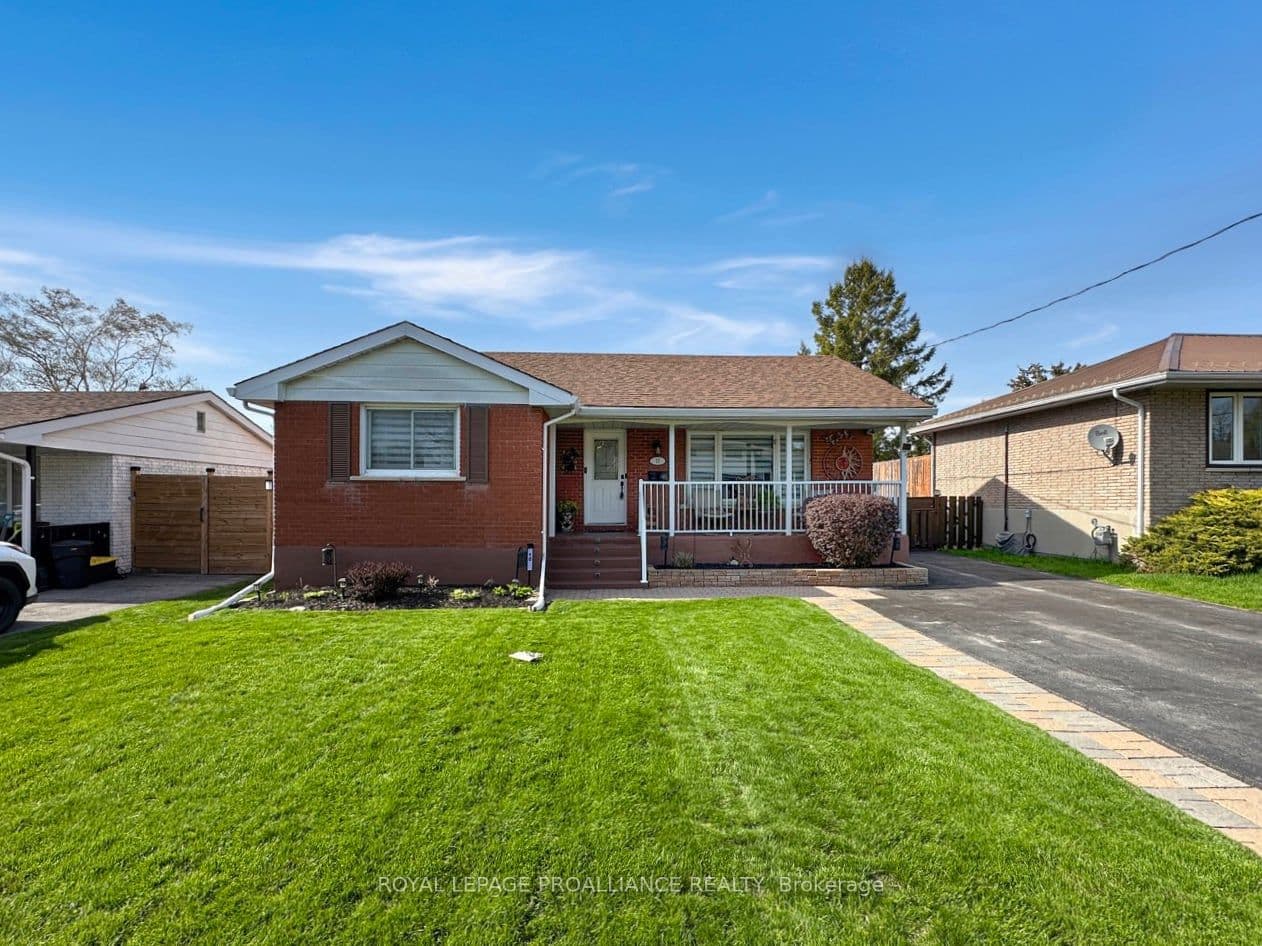 10 Chown Crescent photo 1