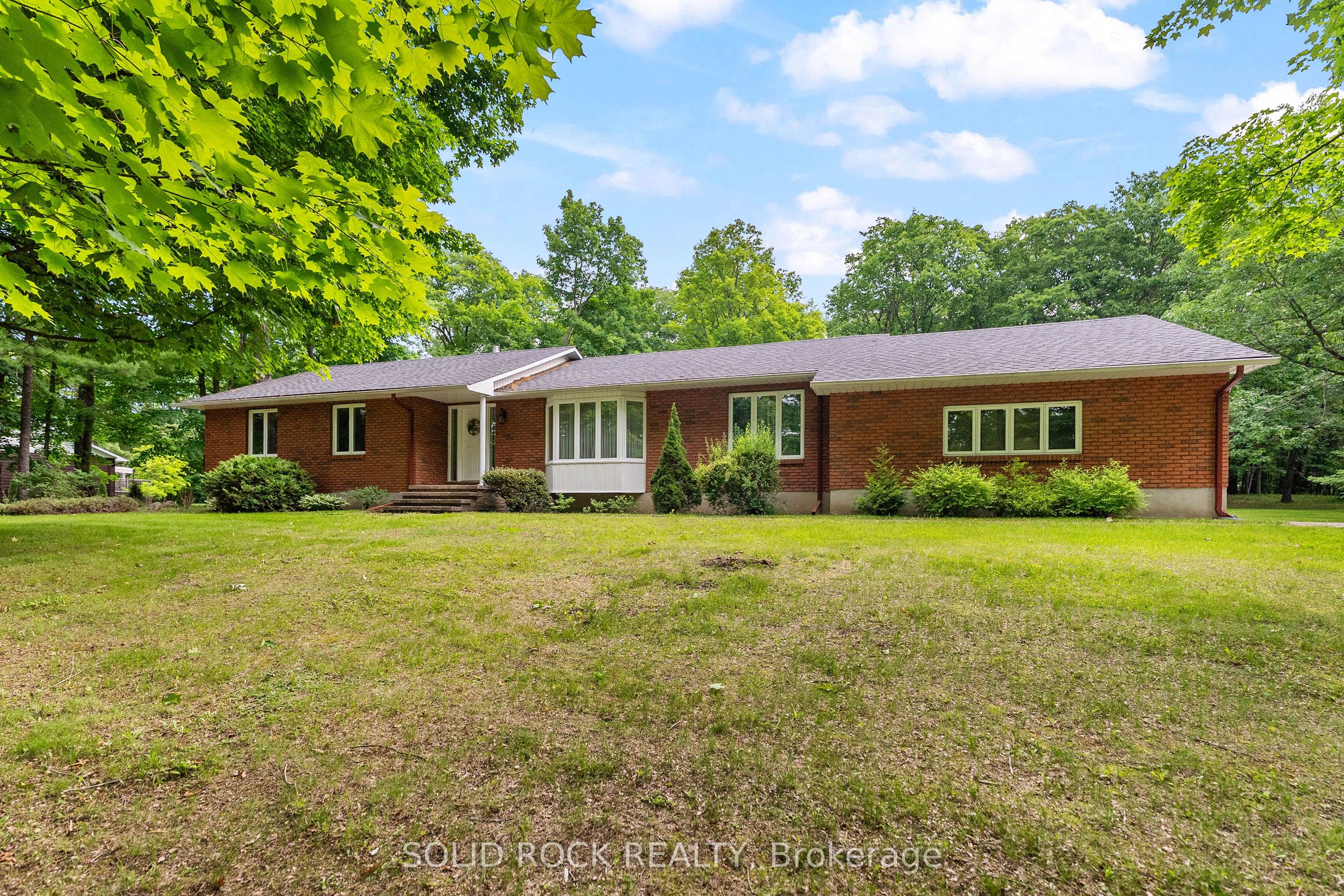 89 Woodridge Court photo 1