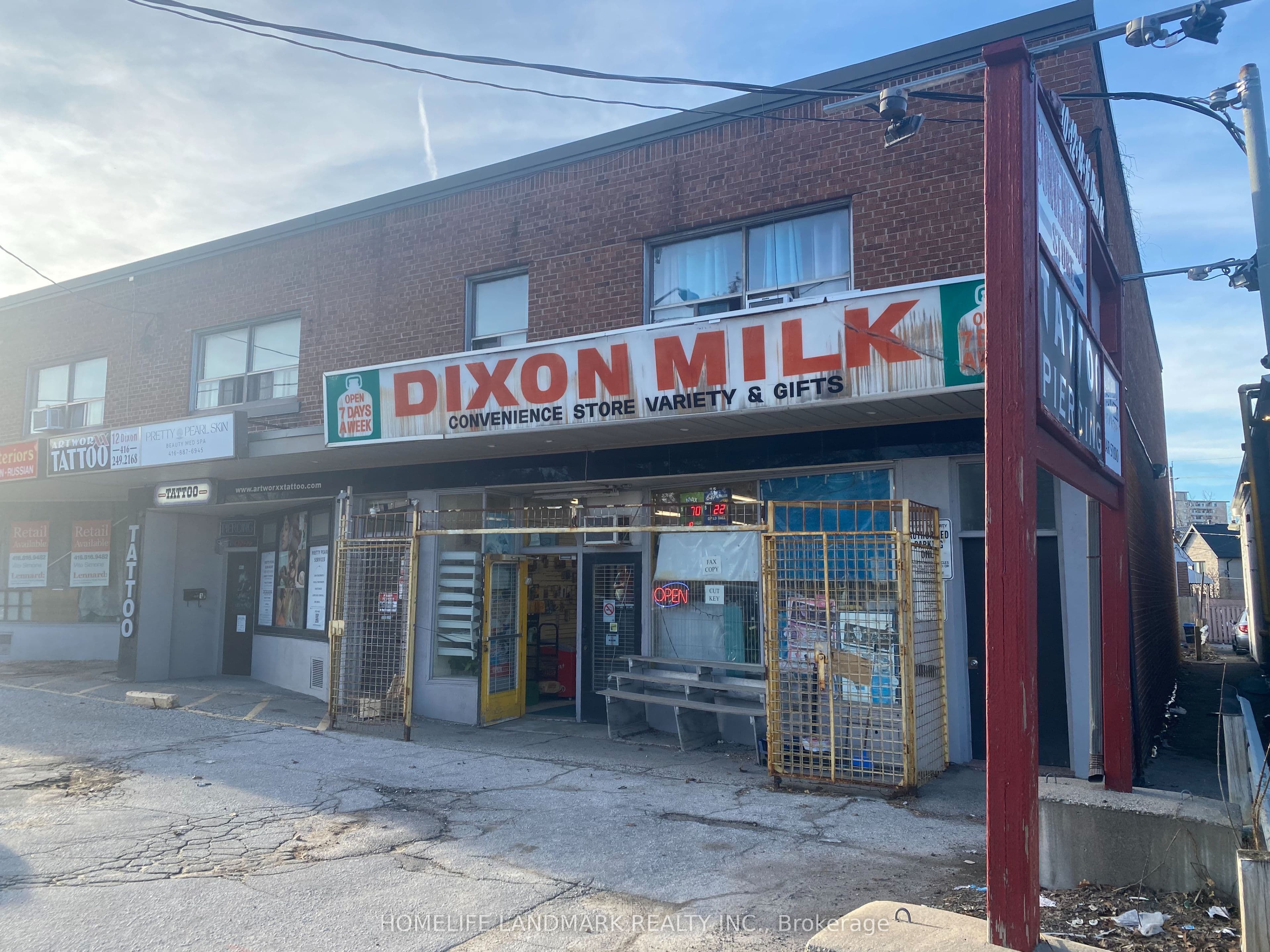 1281 Davenport Road photo 1