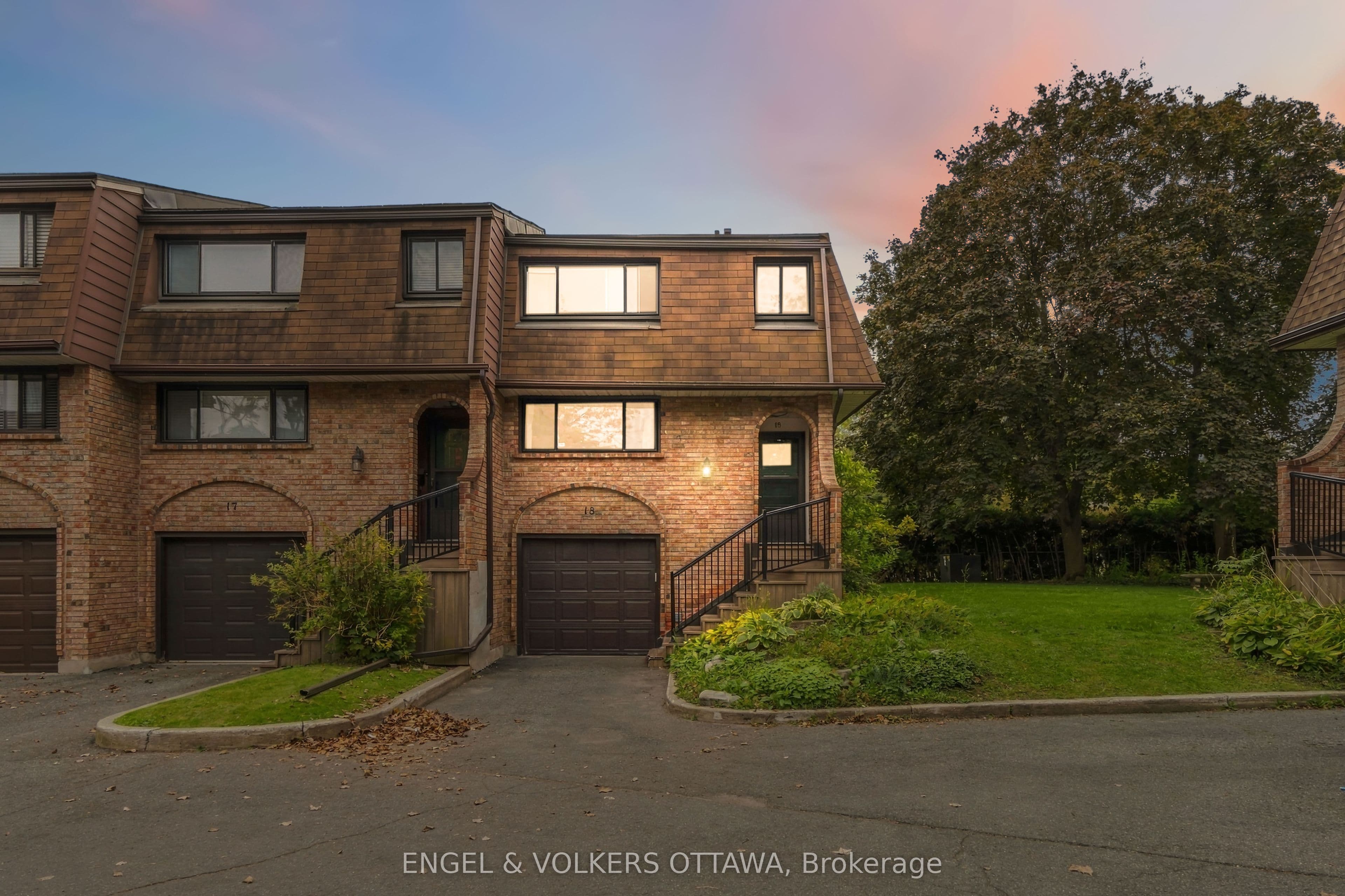 Unit 18 2 Bertona Street photo 1