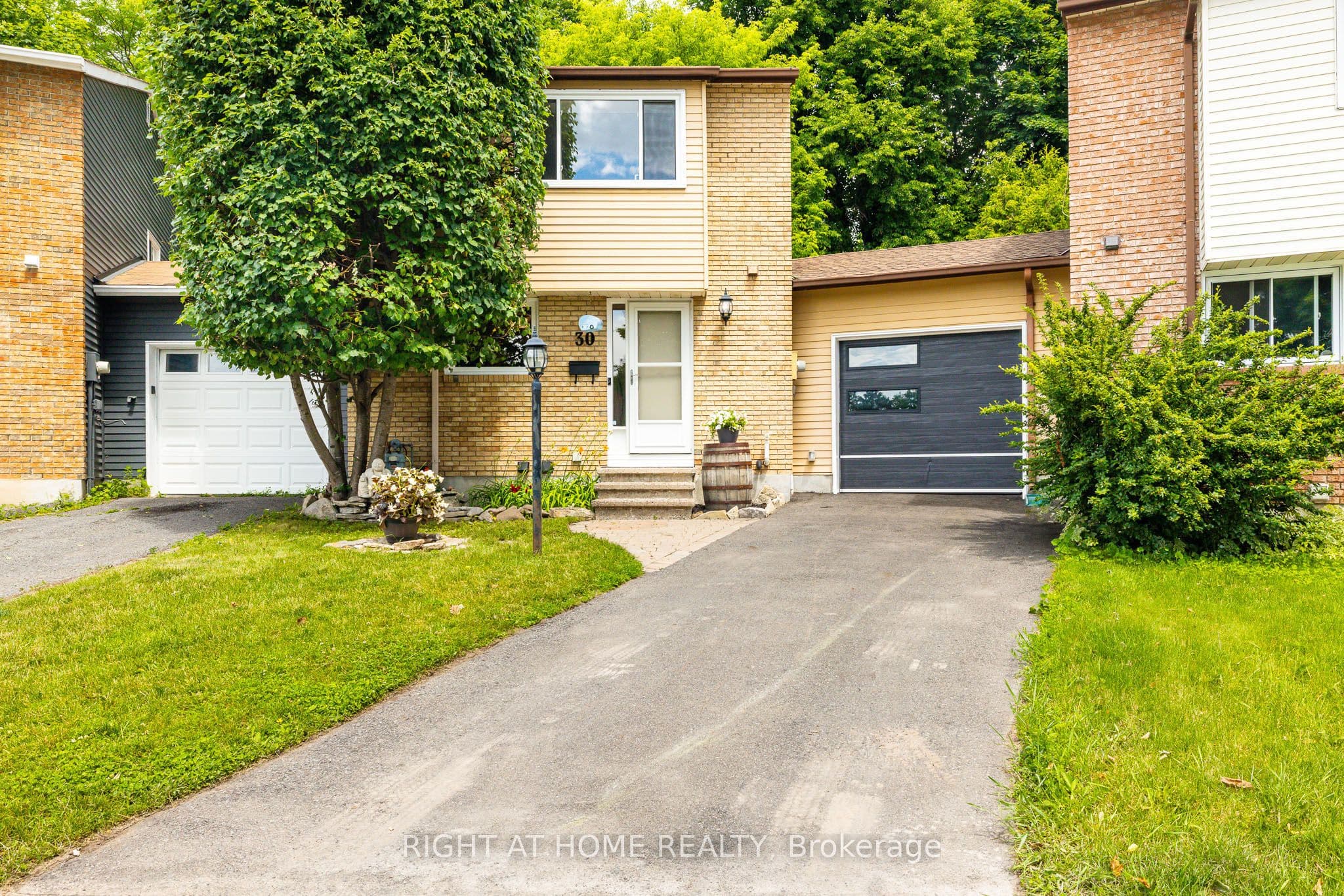 30 Berkshire Way photo 1