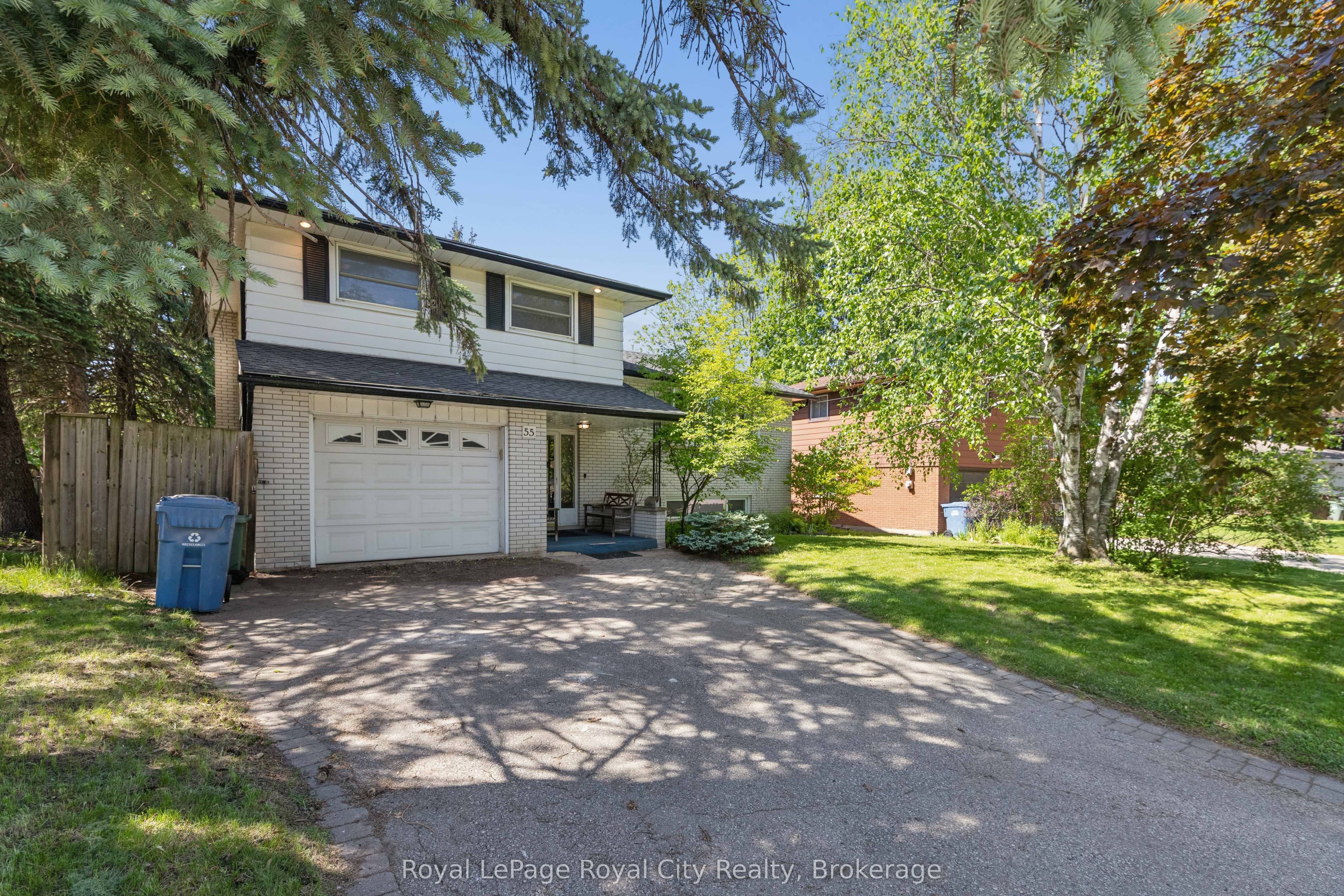 55 Lonsdale Drive photo 1