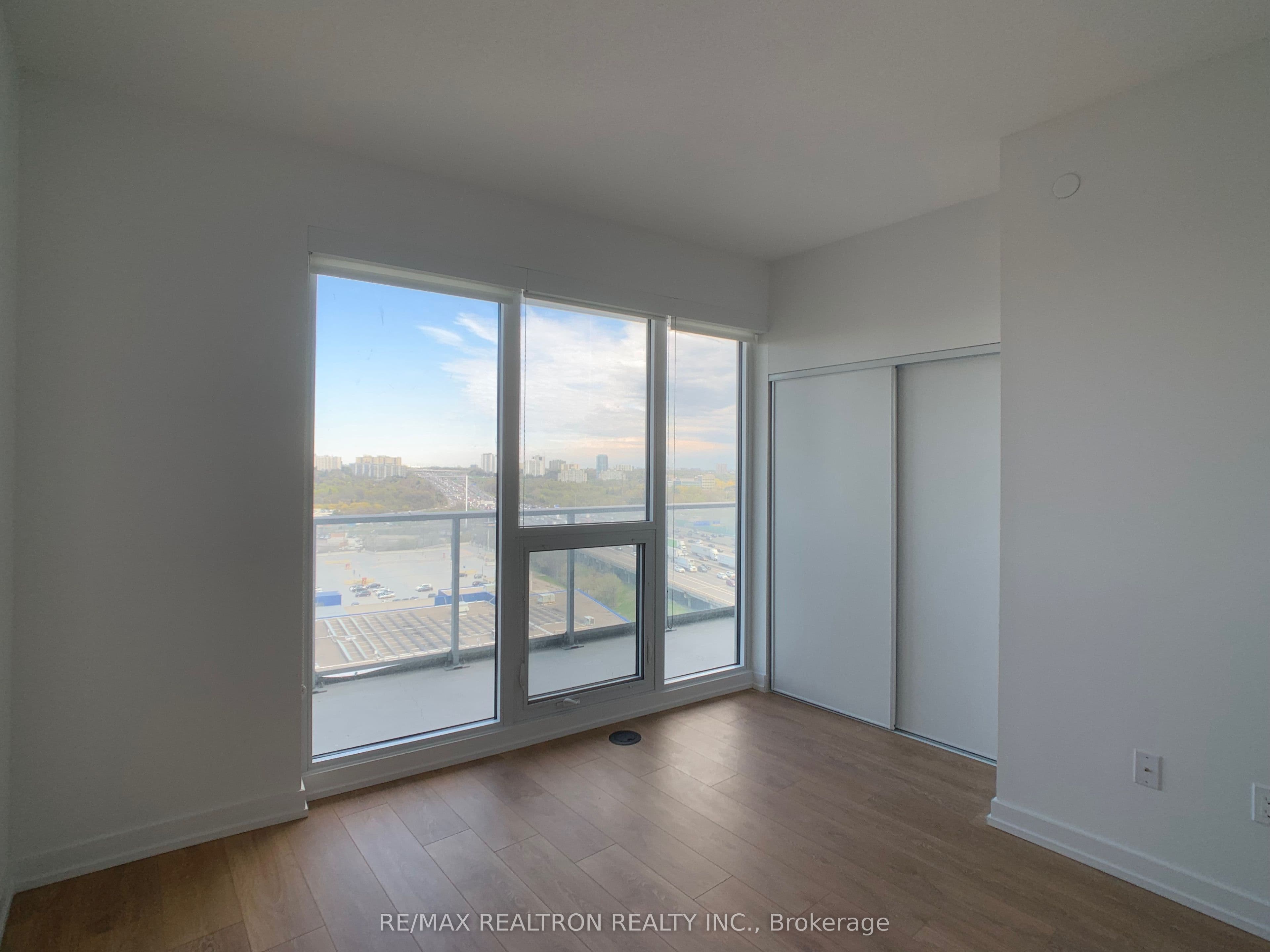 Unit 1102 117 Mcmahon Drive photo 1