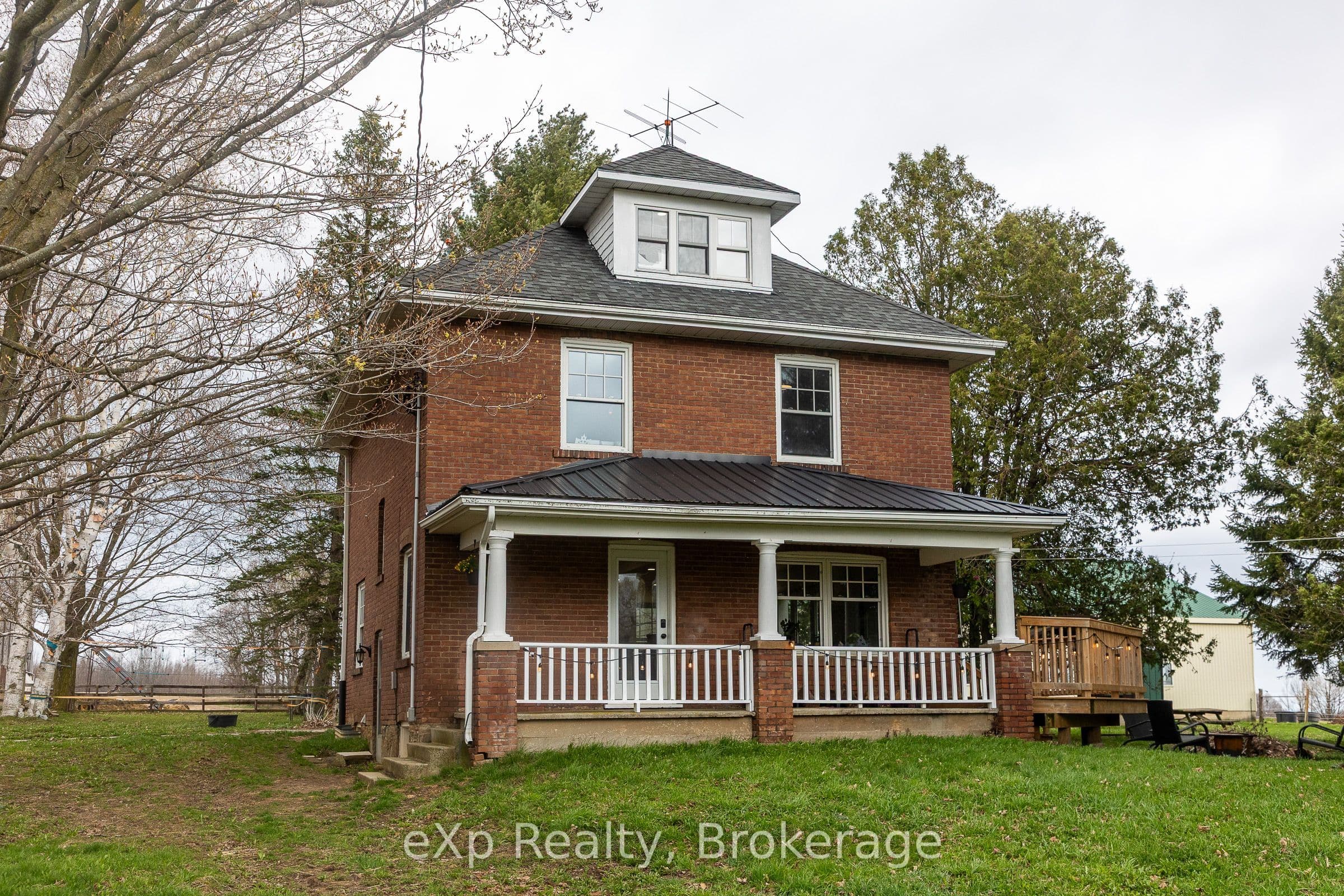 430254 Sydenham-Lakeshore Drive photo 1