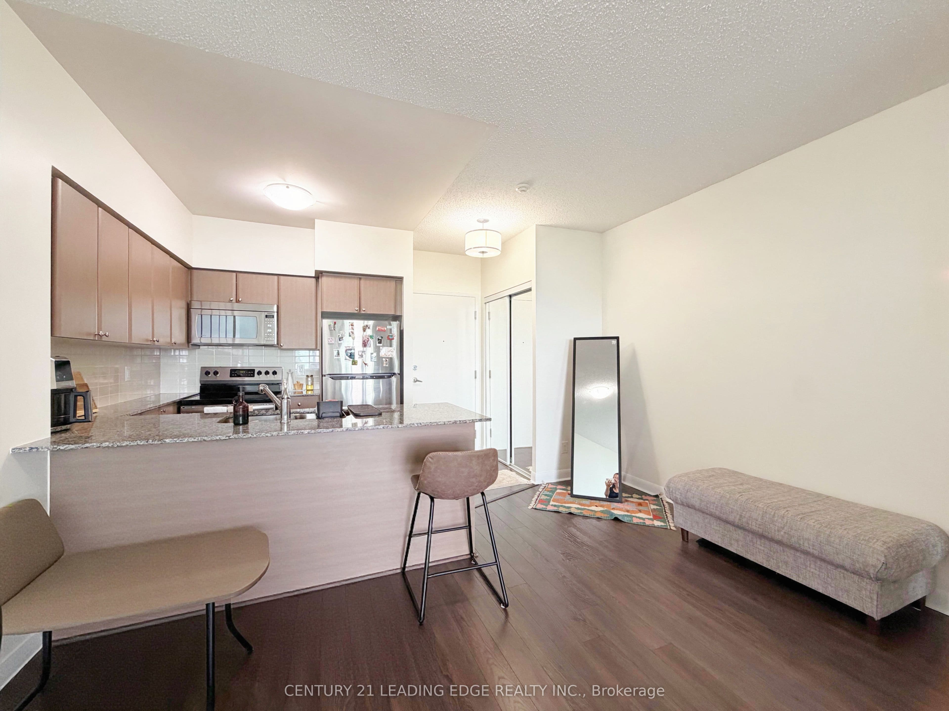 Unit 915 525 Wilson Avenue photo 1