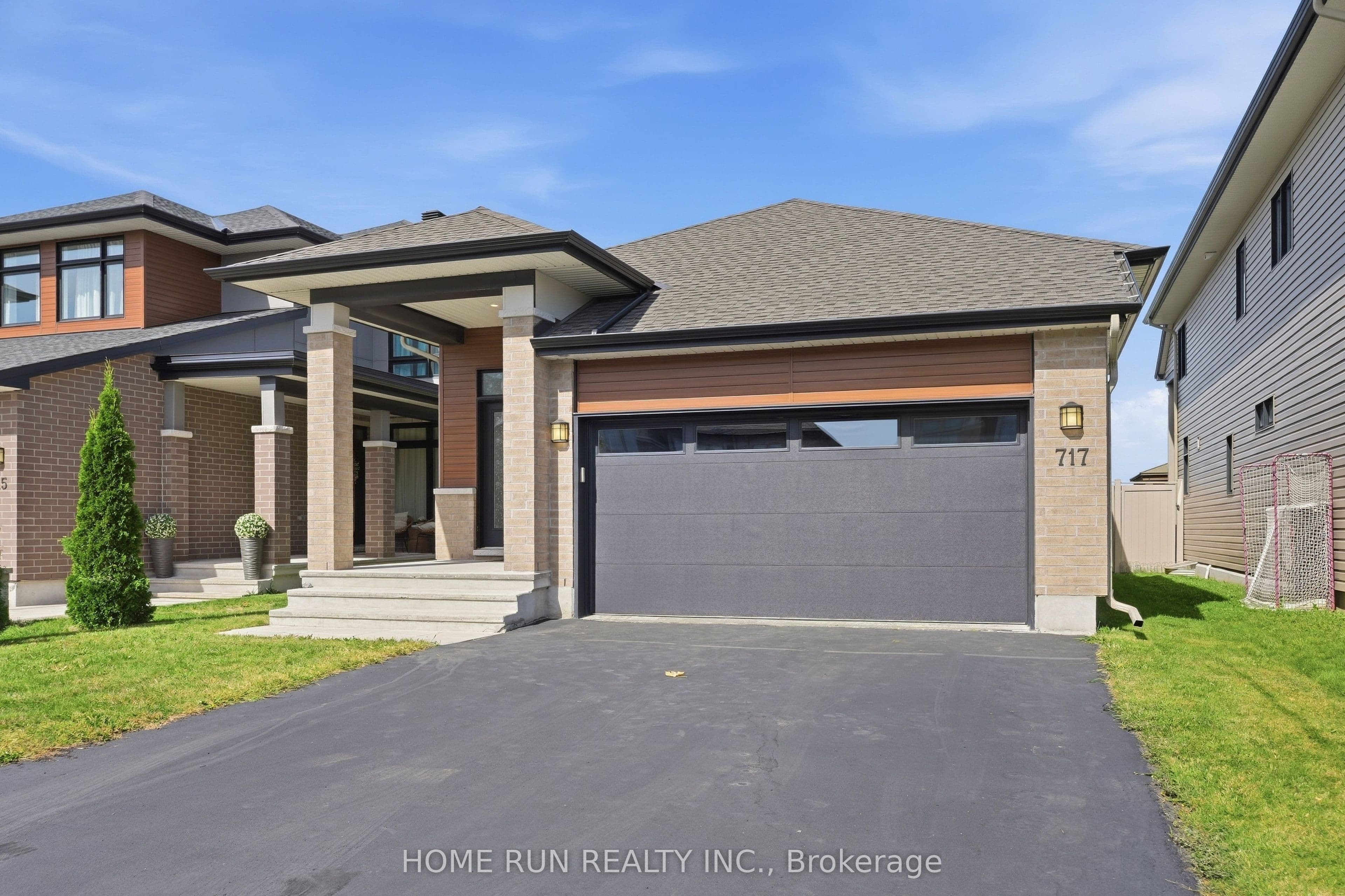 717 Octave Grove photo 1