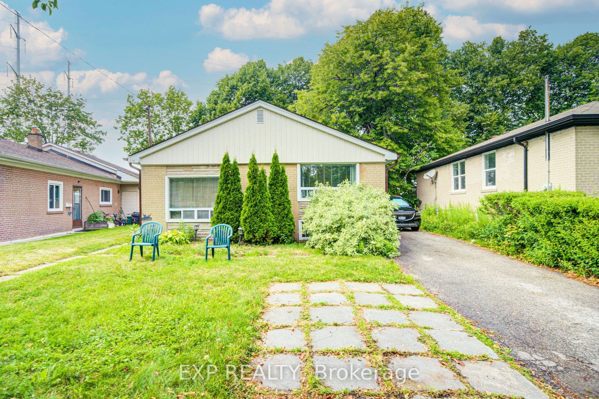 176 Sedgemount Drive photo 1