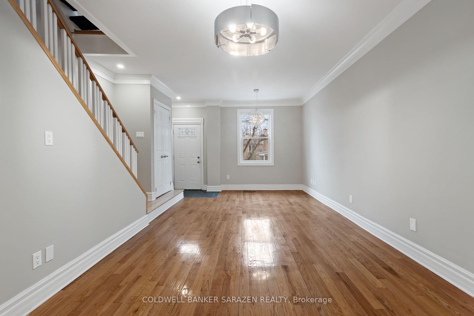447 GREEN Avenue photo 1