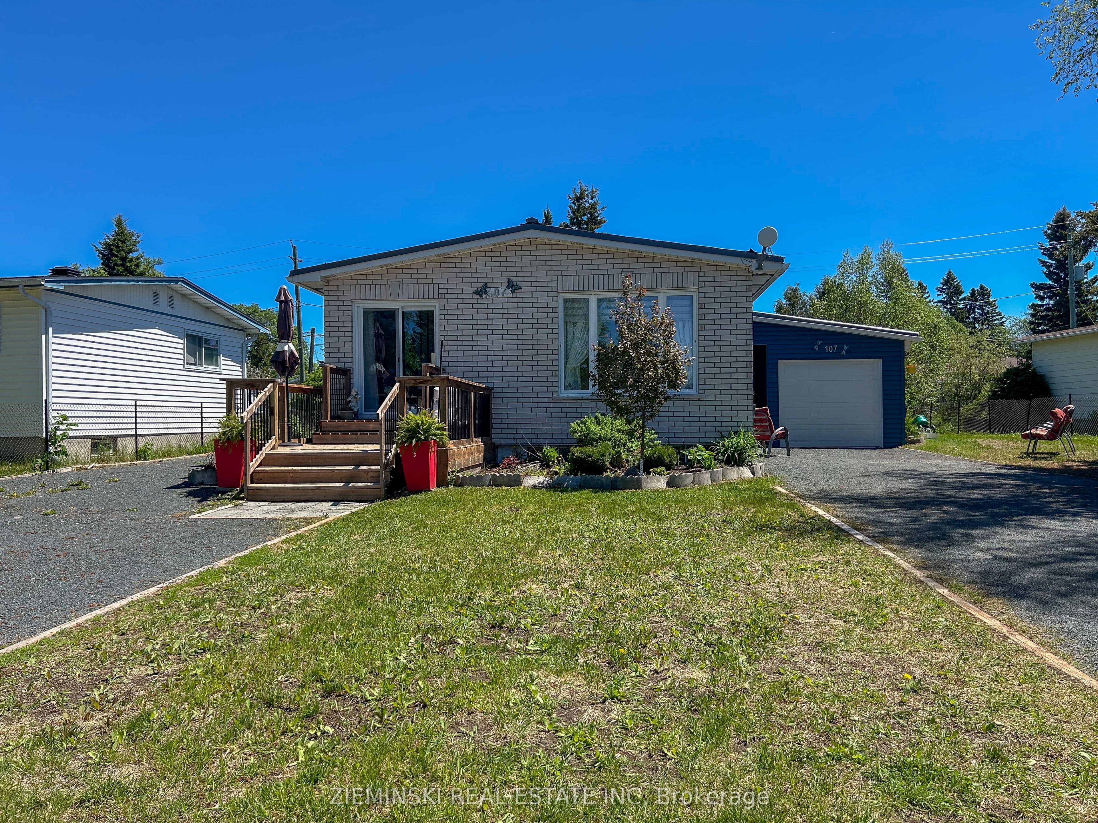 107 New Circle Place photo 1