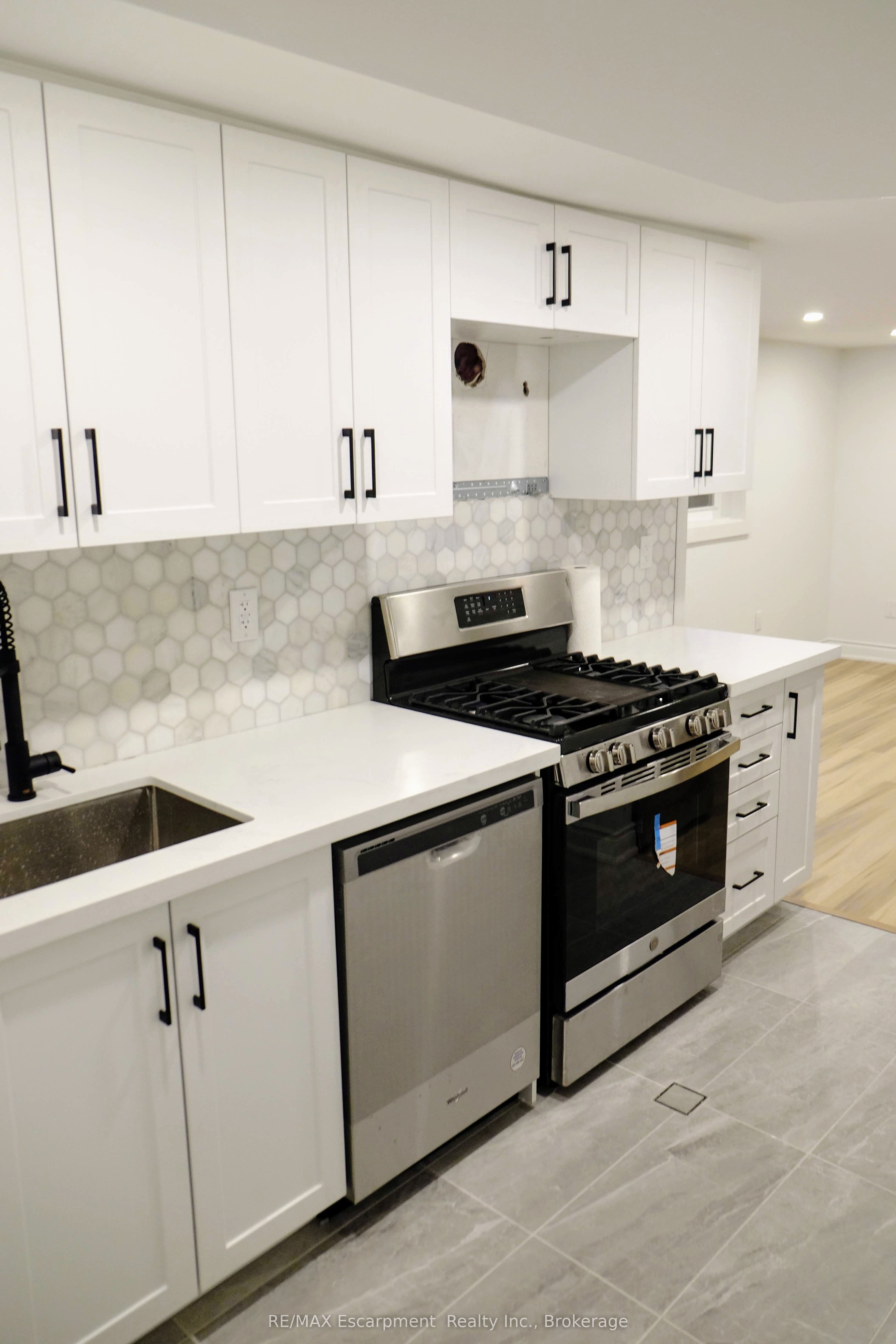 Unit Lower 118 Sackville Street photo 1