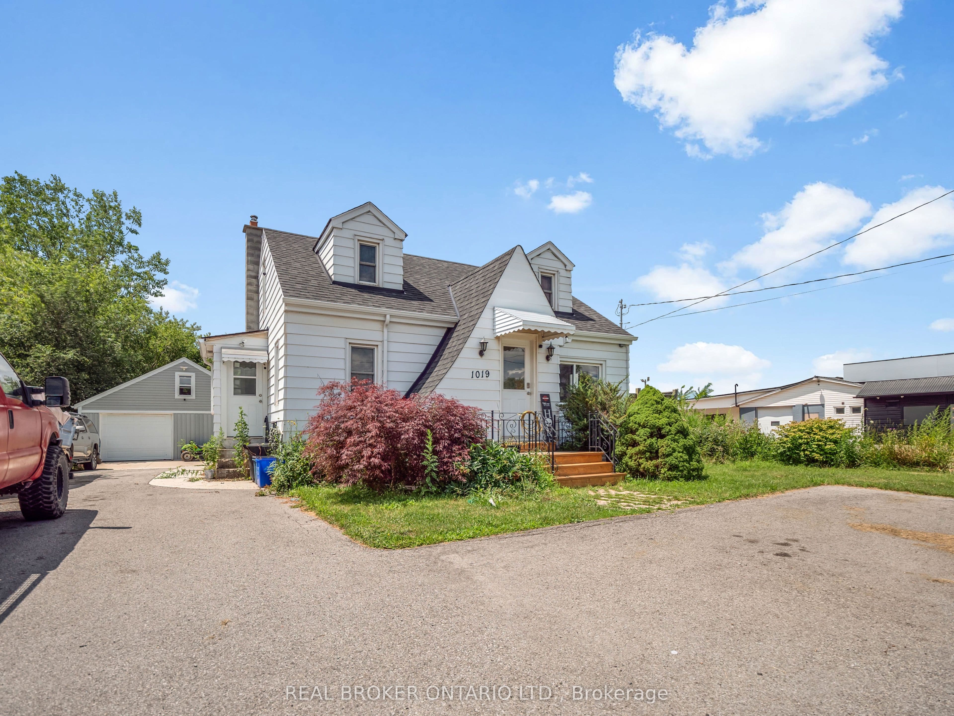 1019 Niagara Street photo 1
