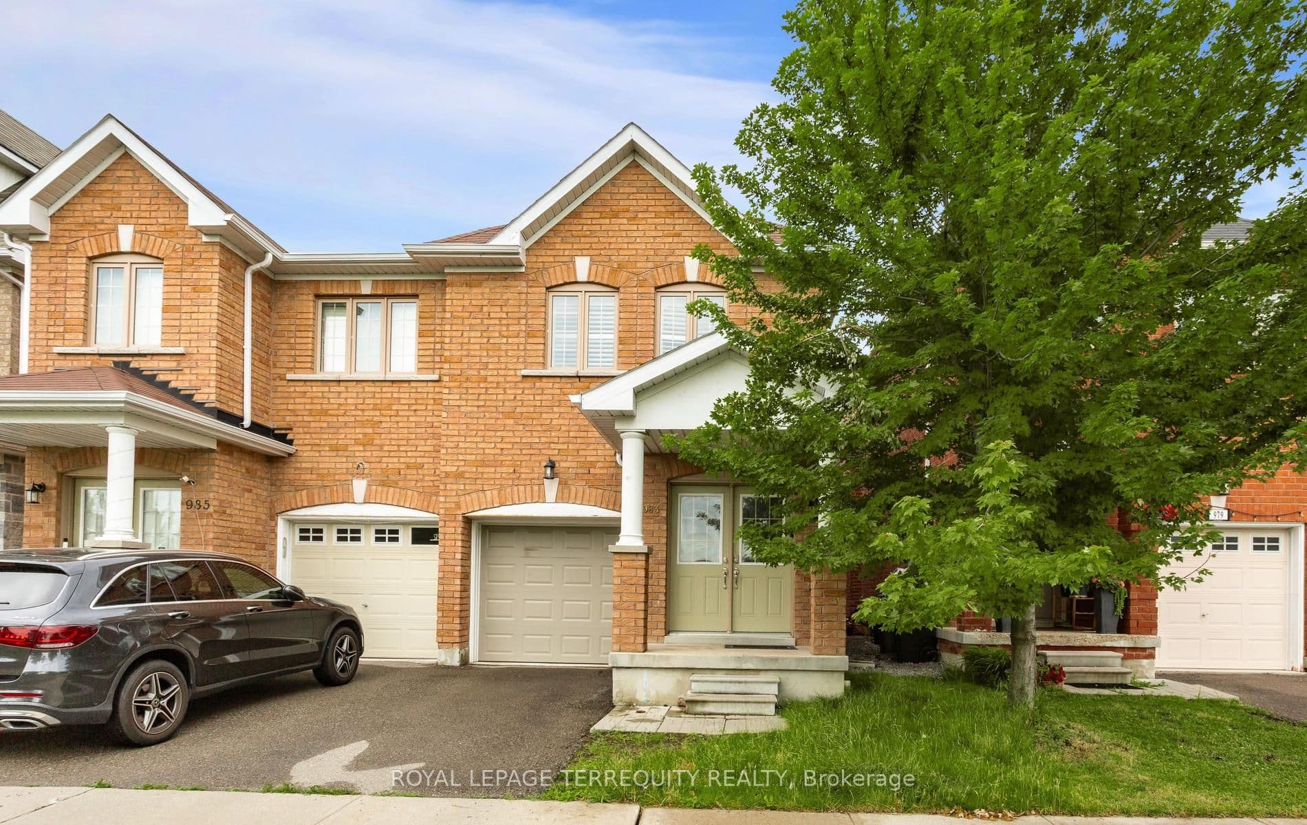 983 Francine Crescent photo 1