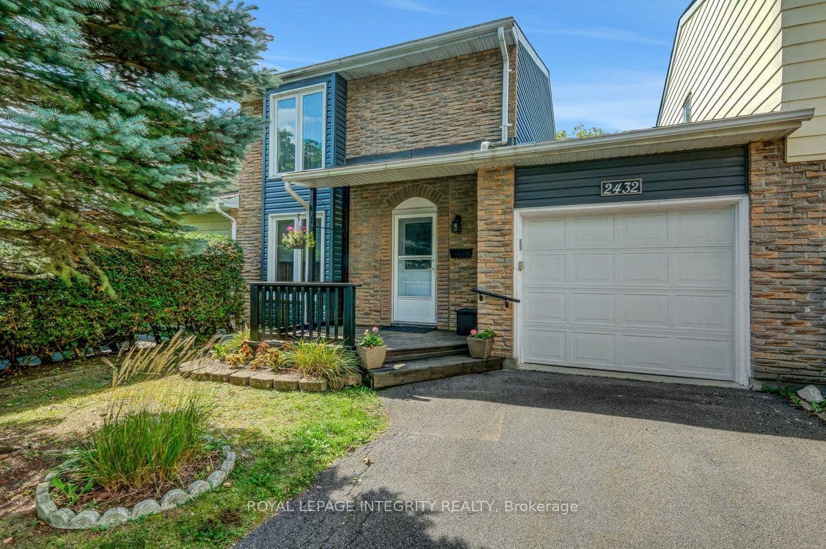 2432 Autumn Hill Crescent photo 1