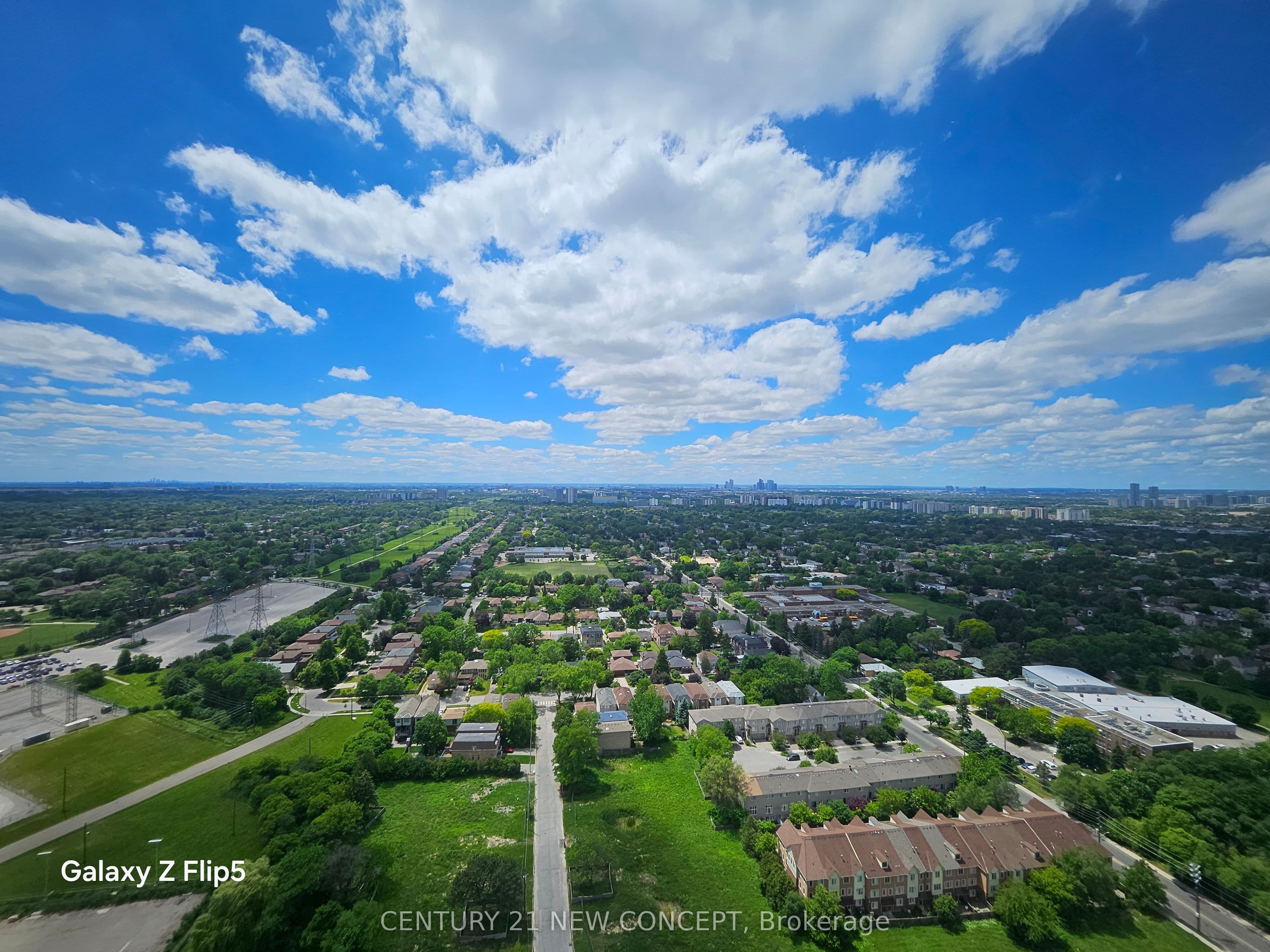Unit 201 5858 Yonge Street photo 1