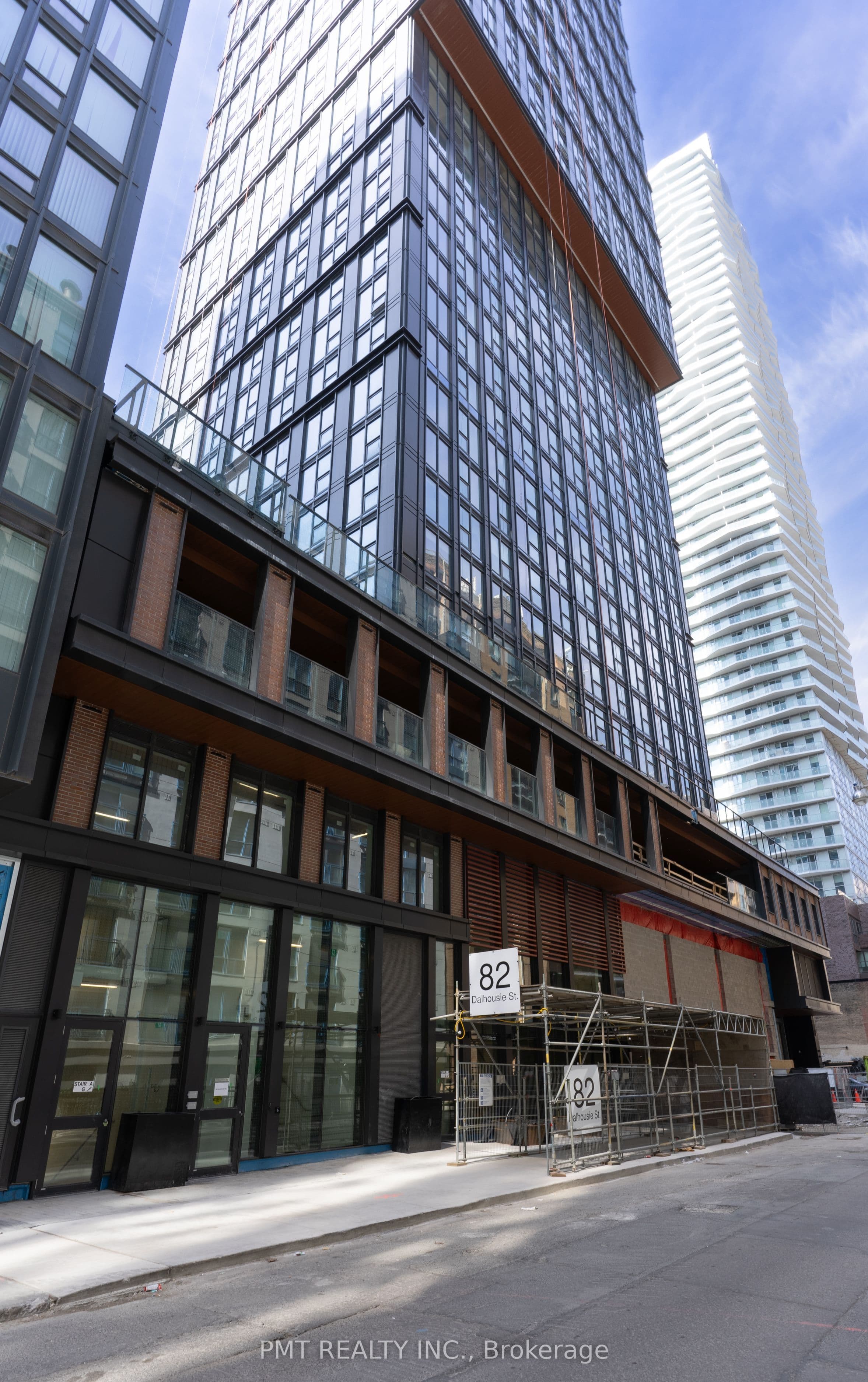 Unit 806 82 Dalhousie Street photo 1