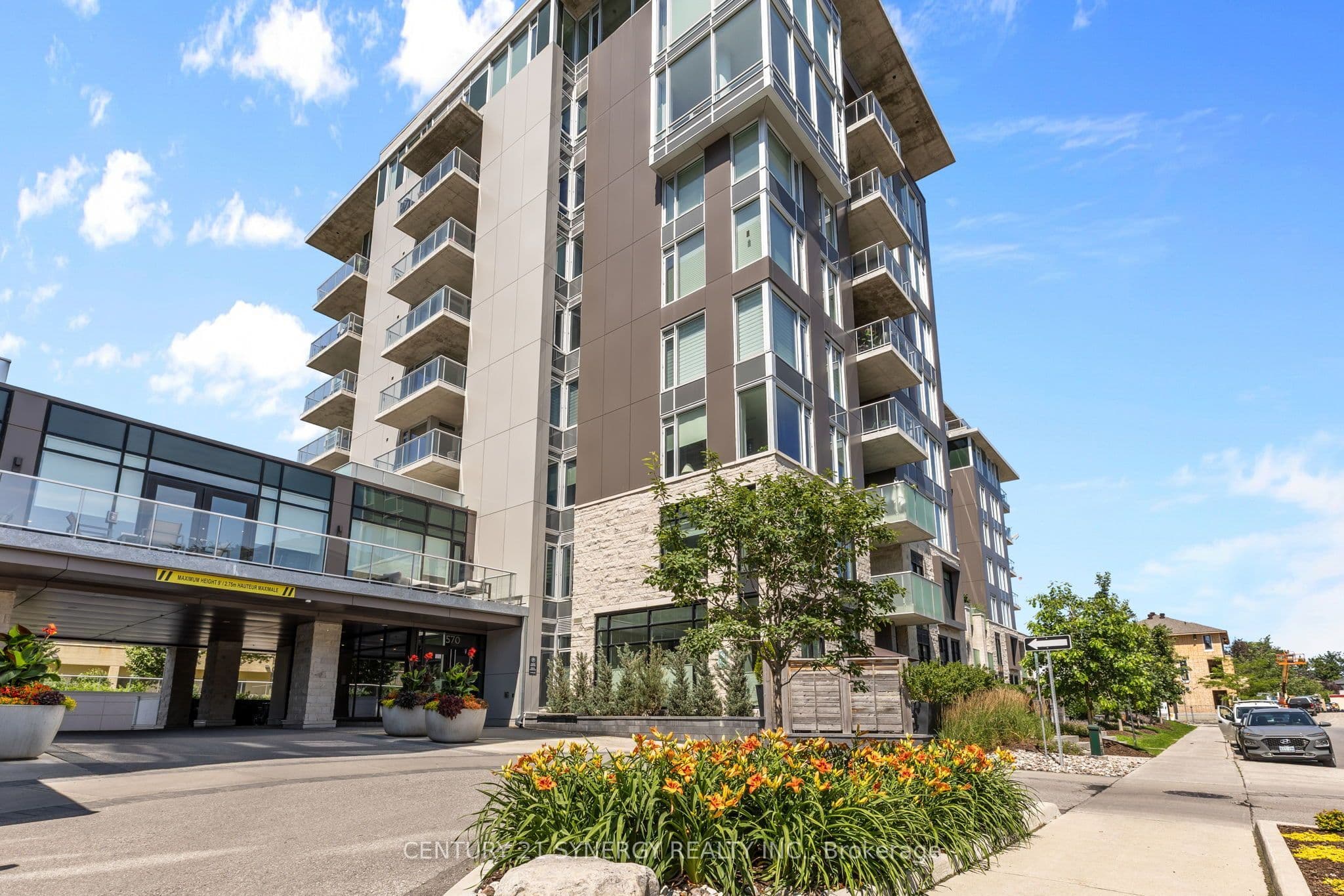 Unit 512 570 De Mazenod Avenue photo 1