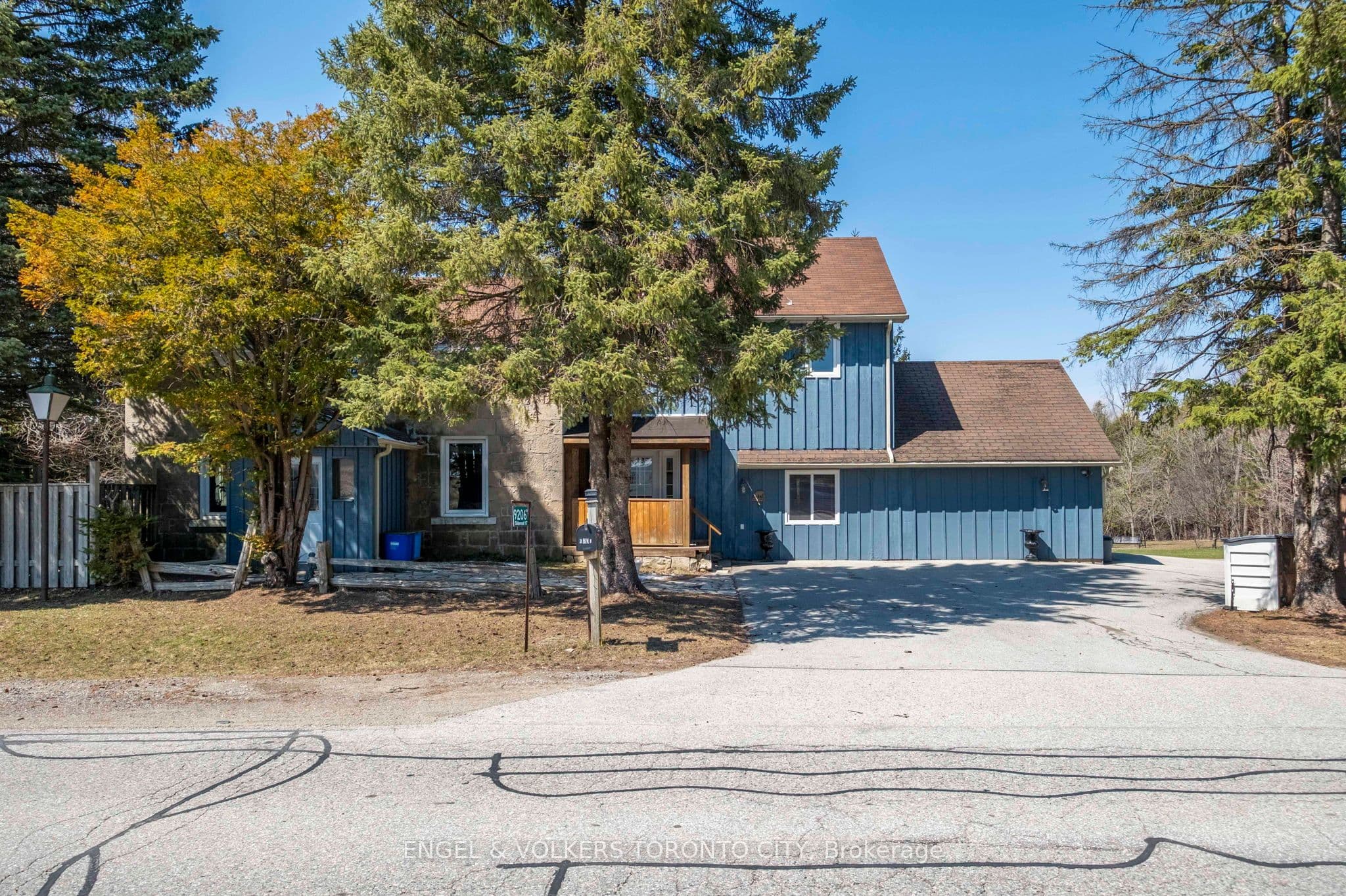 9206 Sideroad 17 Road photo 1