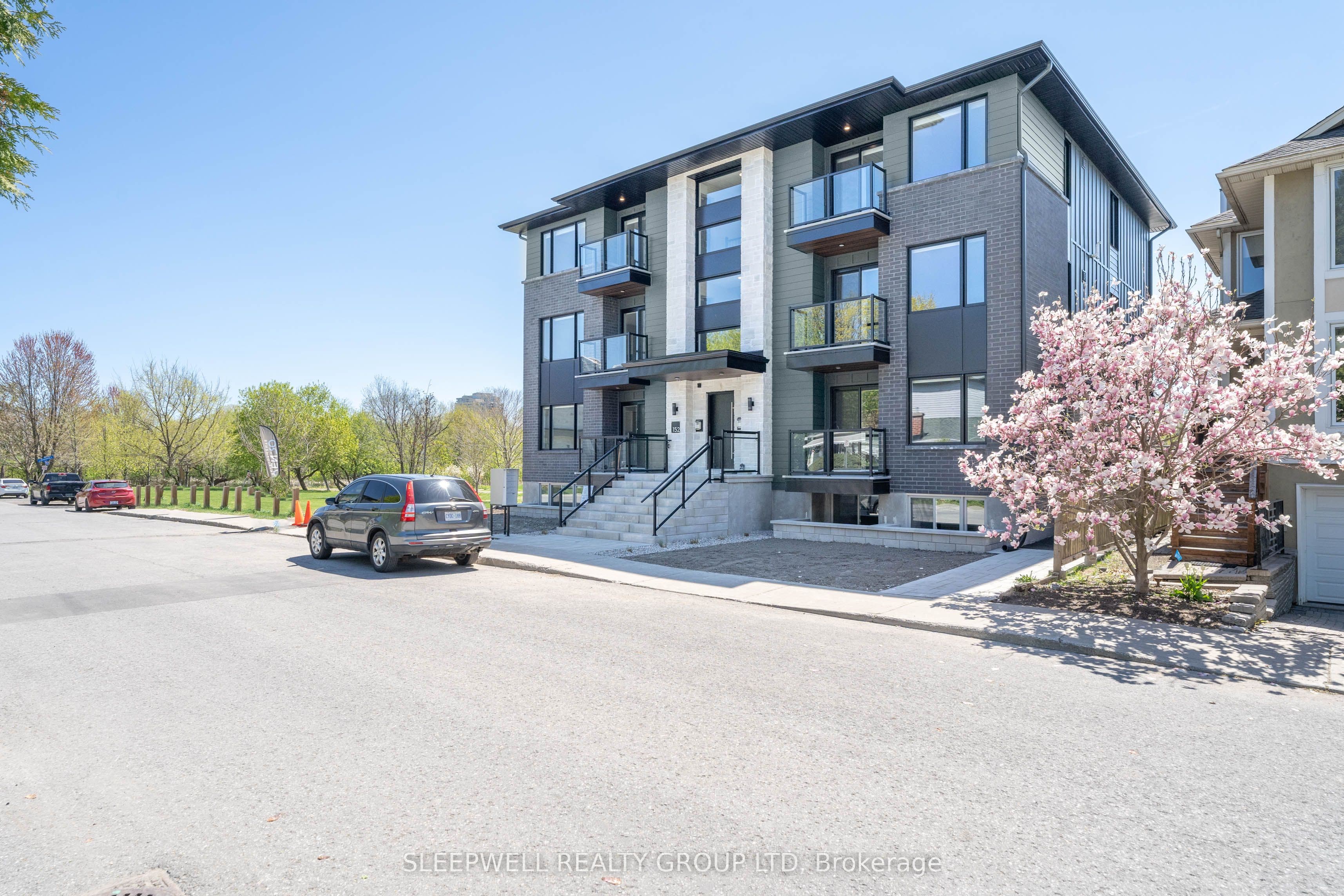 Unit 5 152 Springhurst Avenue photo 1